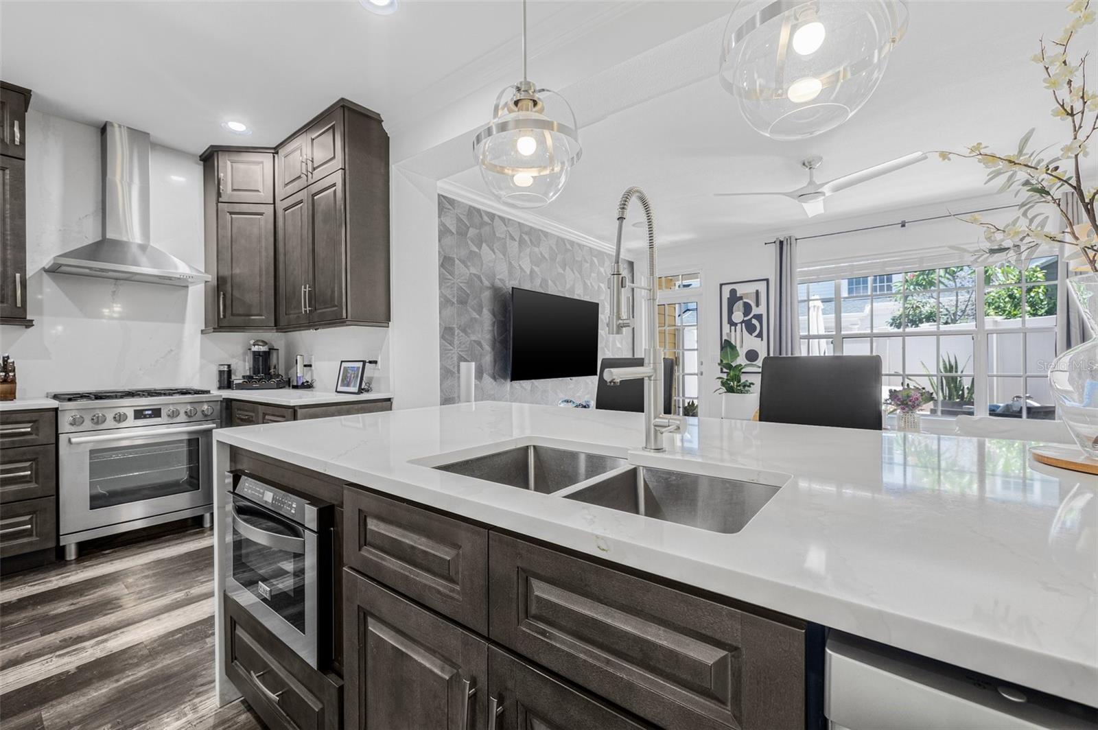 313 INNER HARBOUR CIR, TAMPA, FL, 33602
