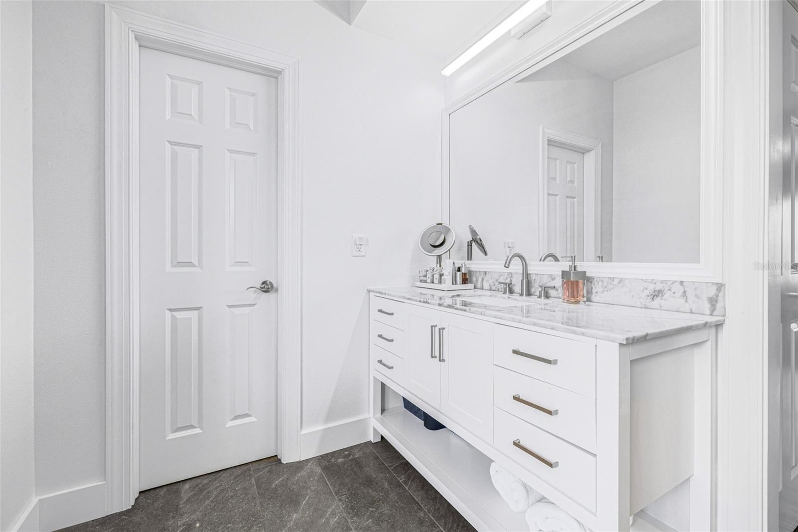 313 INNER HARBOUR CIR, TAMPA, FL, 33602
