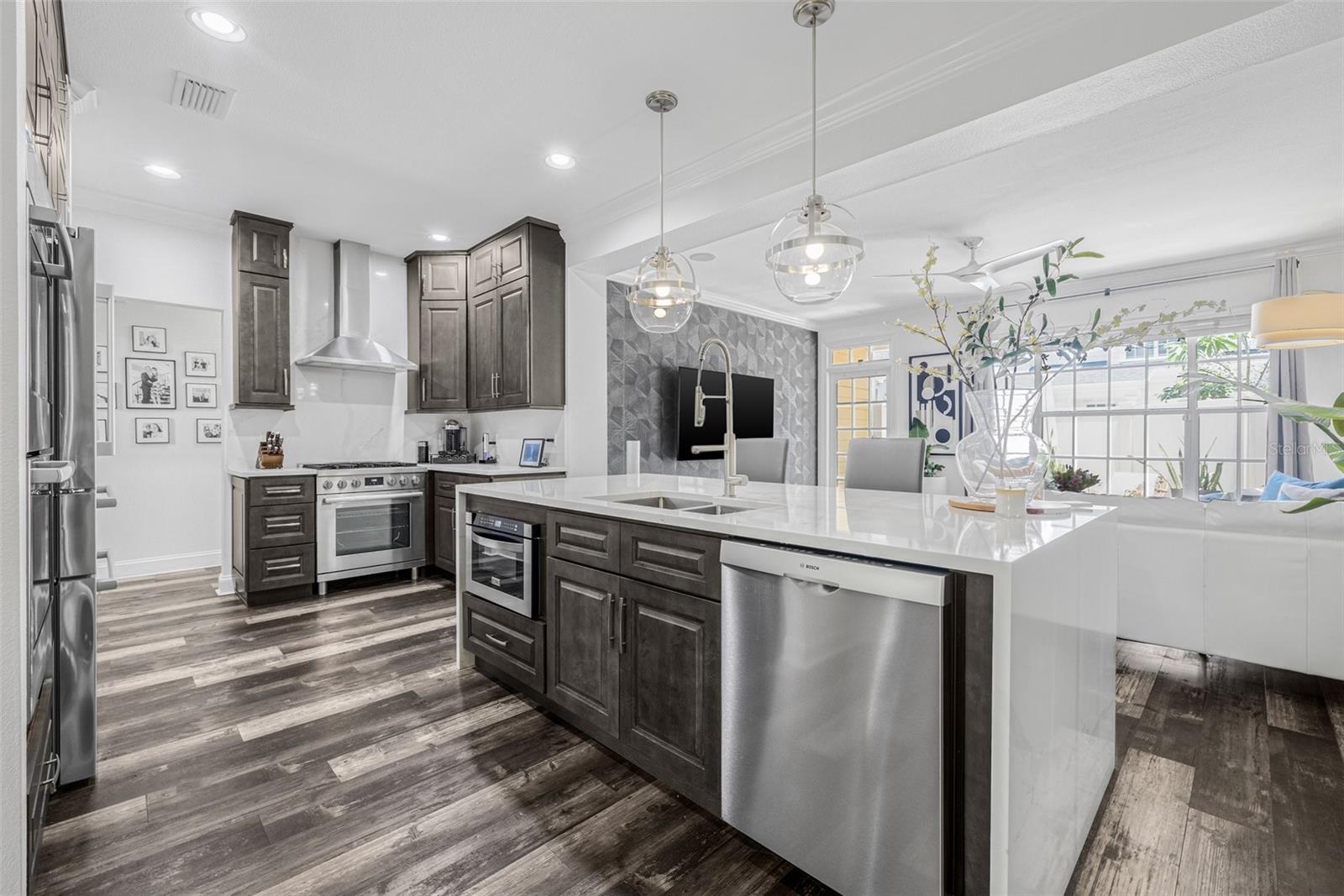 313 INNER HARBOUR CIR, TAMPA, FL, 33602
