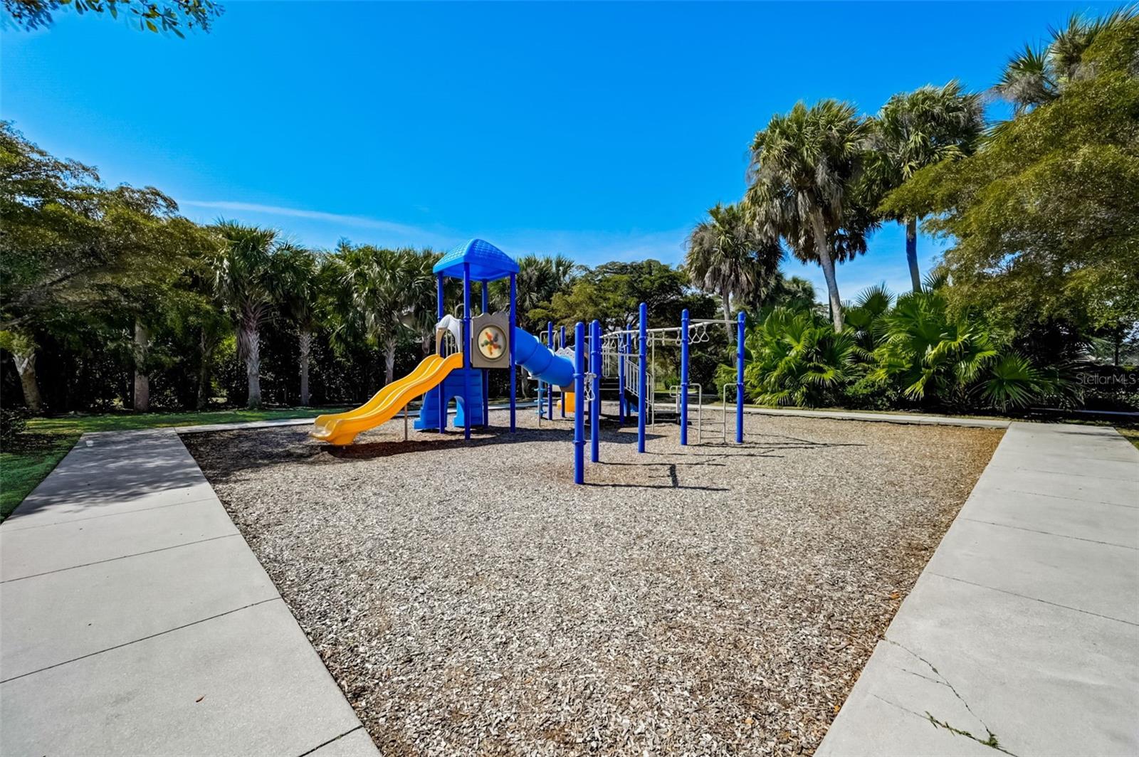 113 VINADIO BLVD, NOKOMIS, FL, 34275