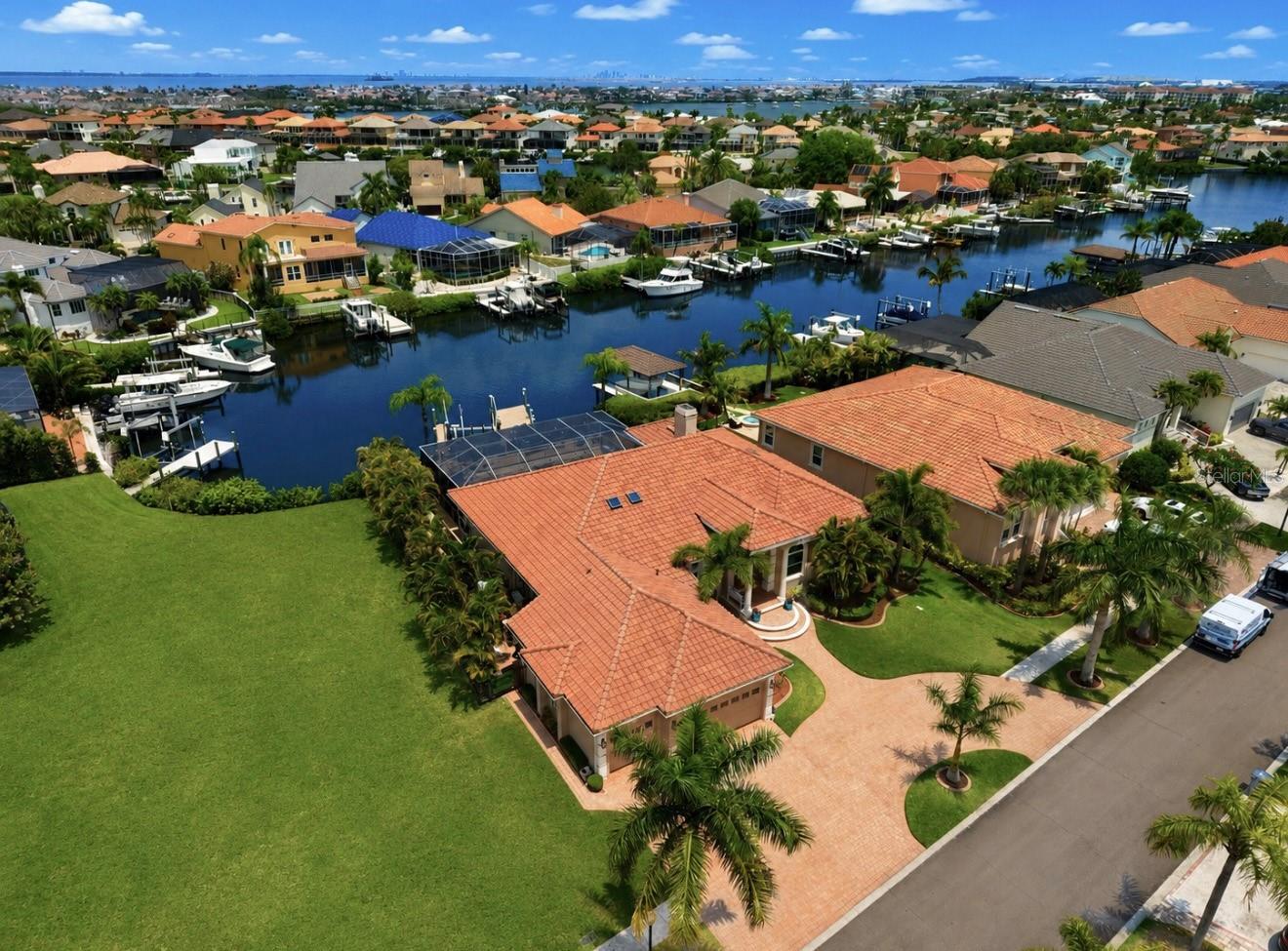 929 ALLEGRO LN, APOLLO BEACH, FL, 33572