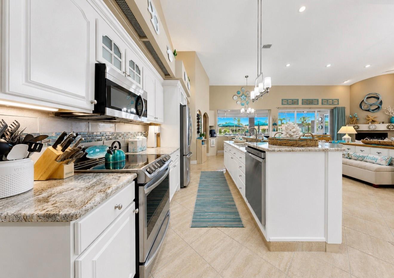 929 ALLEGRO LN, APOLLO BEACH, FL, 33572