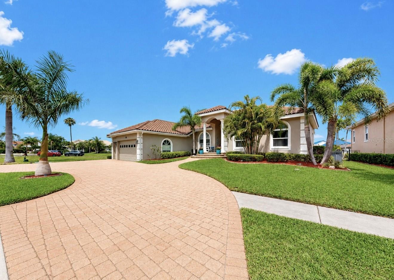 929 ALLEGRO LN, APOLLO BEACH, FL, 33572
