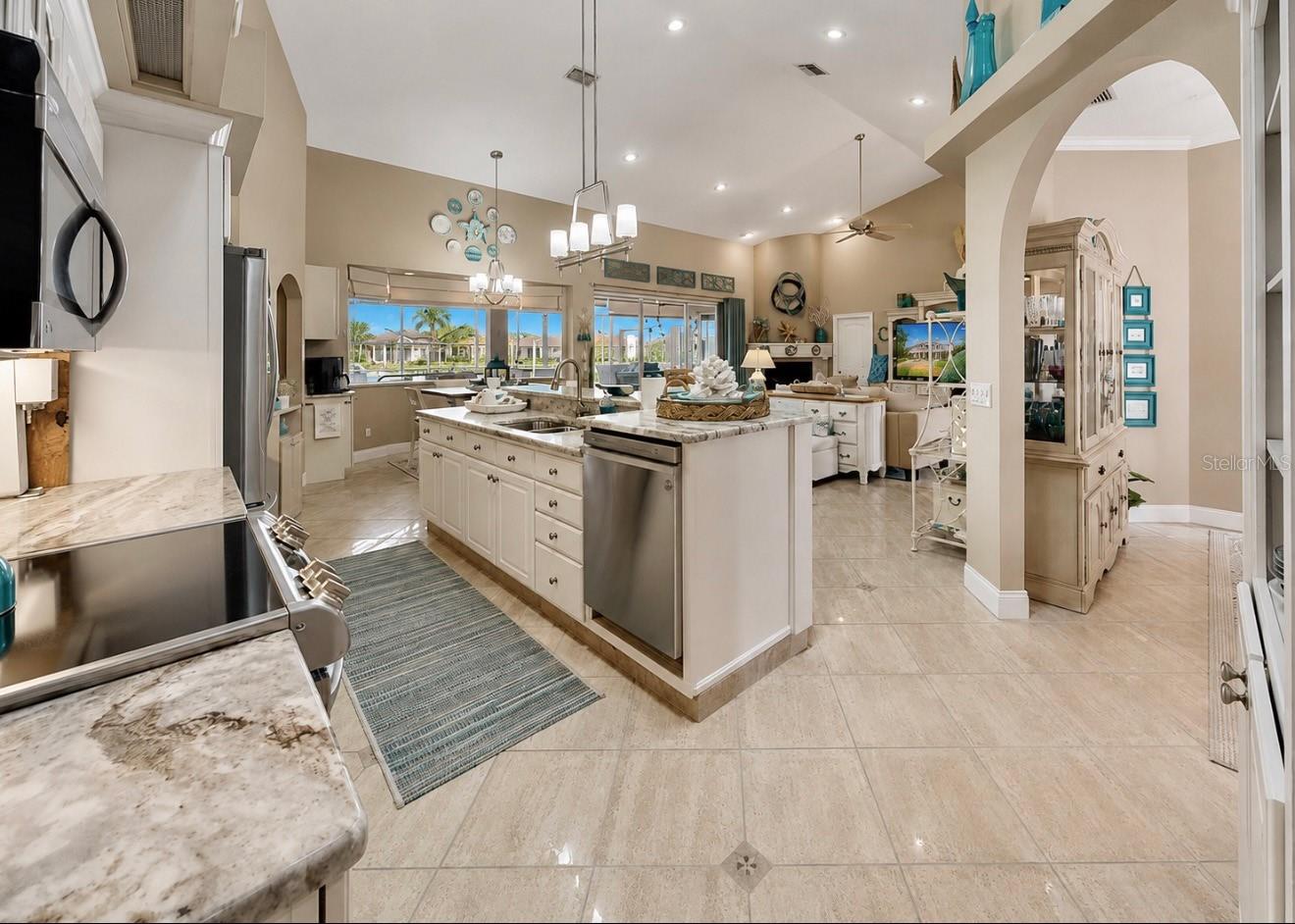 929 ALLEGRO LN, APOLLO BEACH, FL, 33572