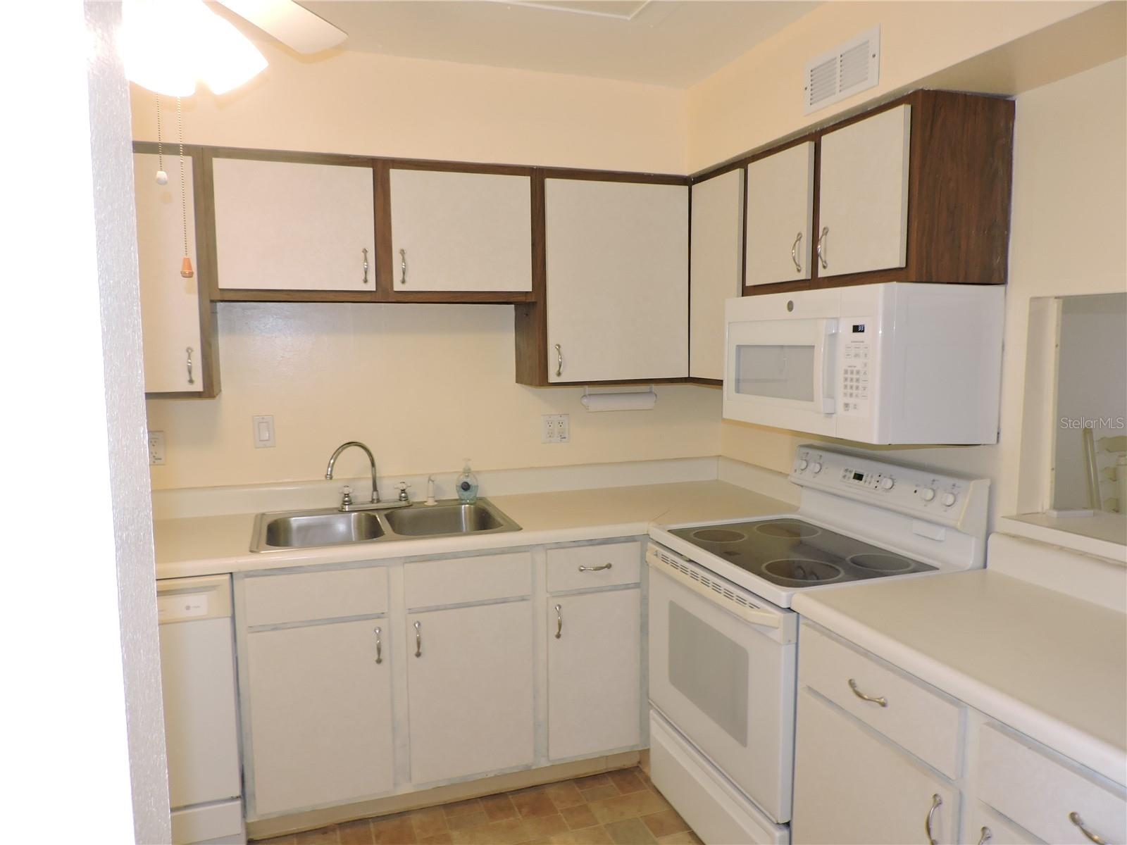 130 E JOHNSON AVE #102, LAKE WALES, FL, 33853
