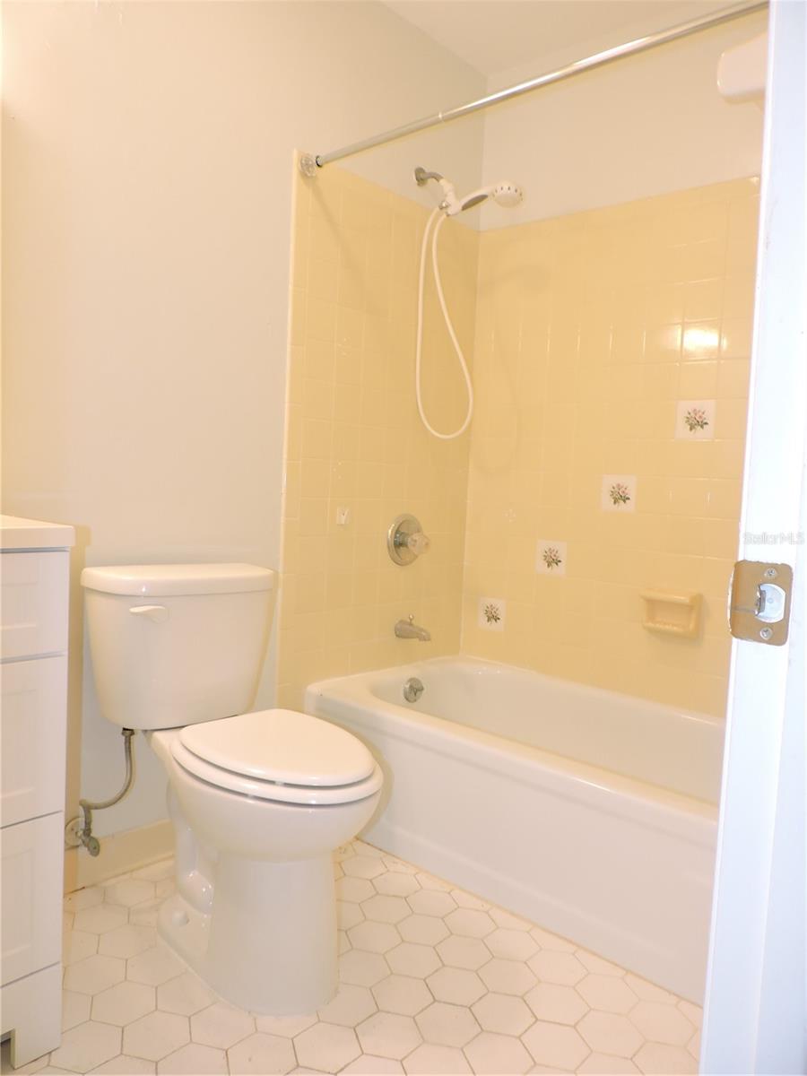 130 E JOHNSON AVE #102, LAKE WALES, FL, 33853