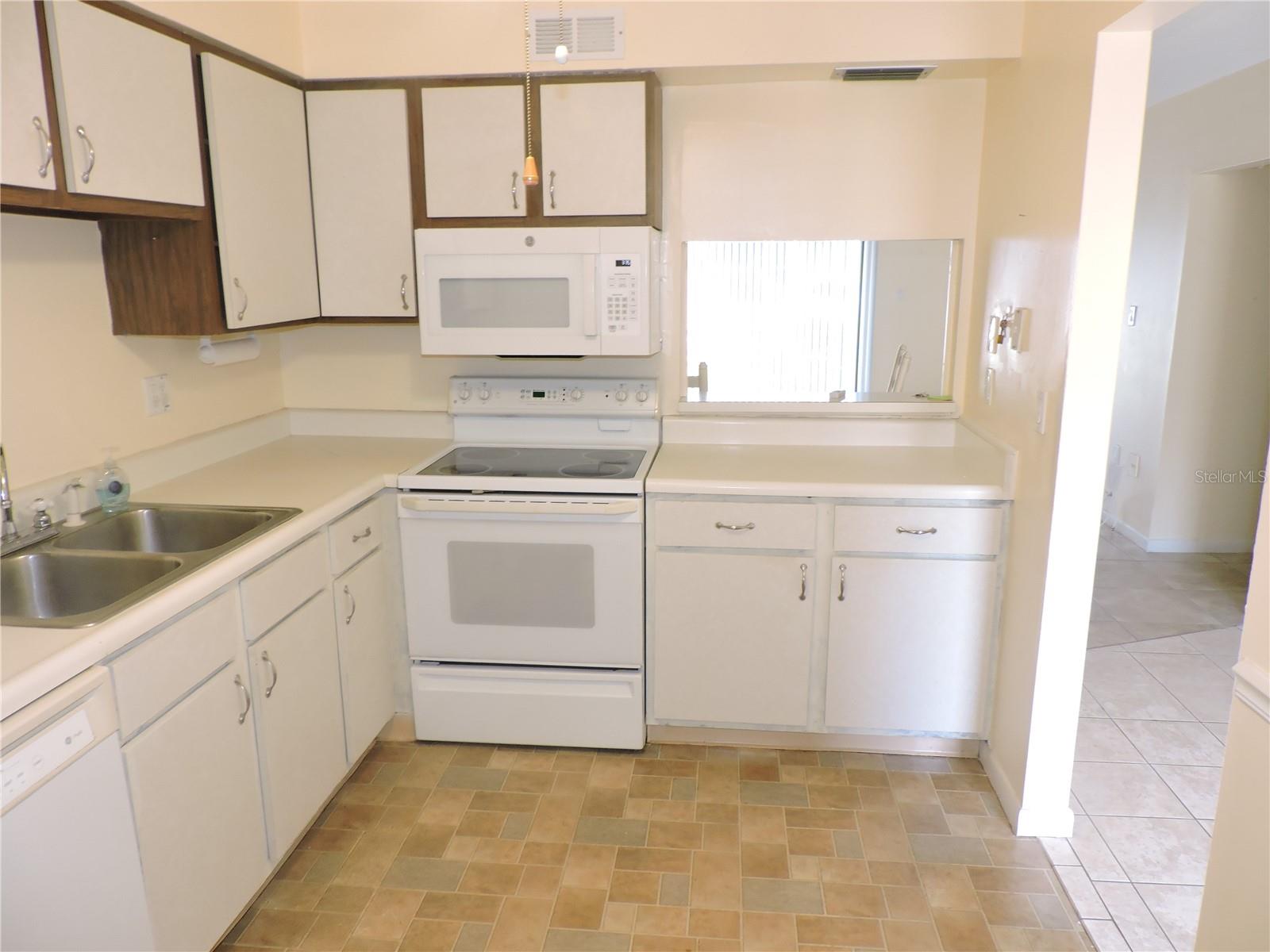 130 E JOHNSON AVE #102, LAKE WALES, FL, 33853