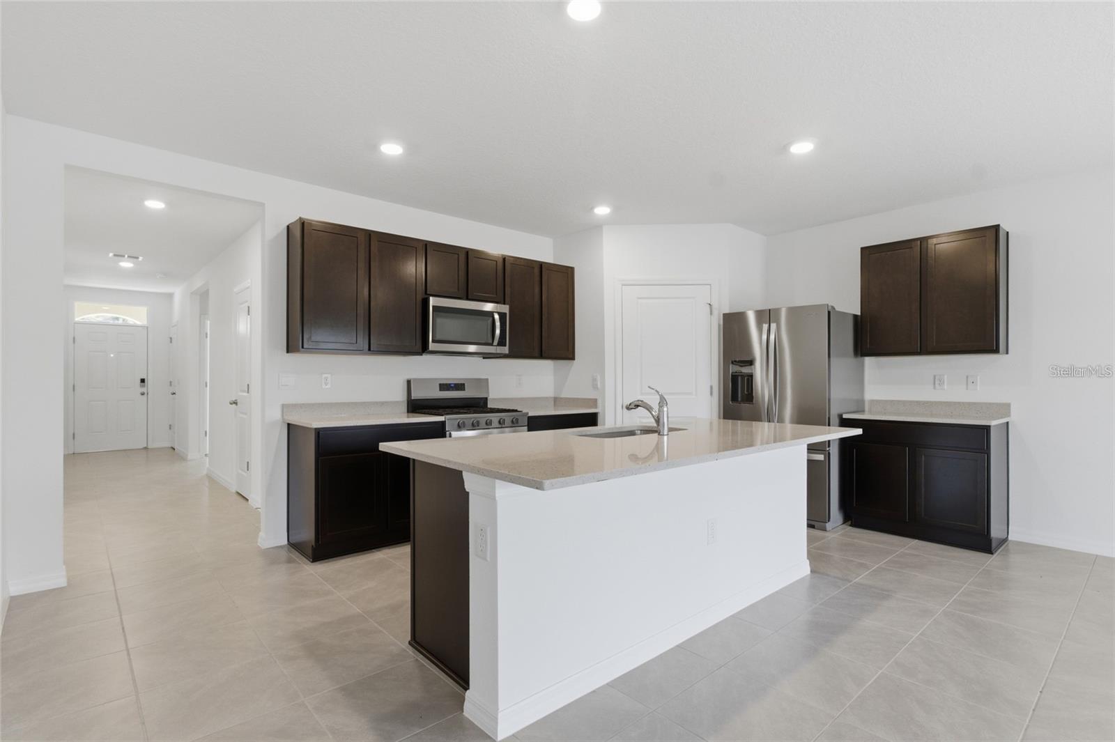 2919 GARDINER LN, ZEPHYRHILLS, FL, 33541