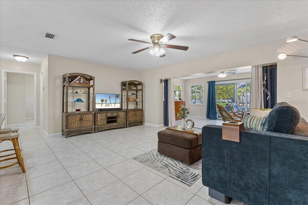 344 CROSSWINDS DR, PALM HARBOR, FL, 34683