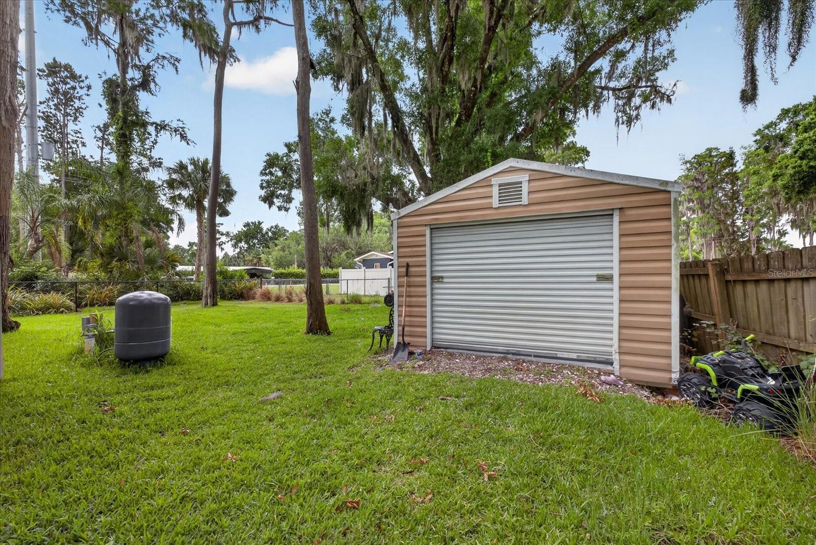 1208 SUNSET LN, LUTZ, FL, 33549
