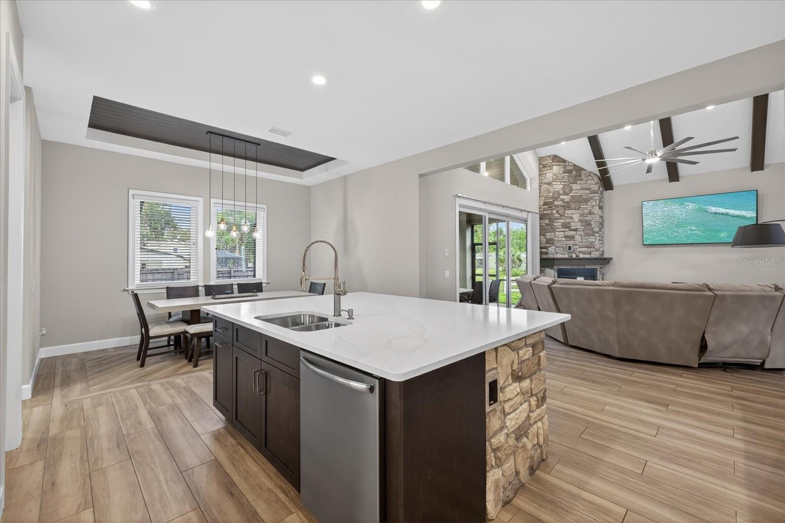 1208 SUNSET LN, LUTZ, FL, 33549