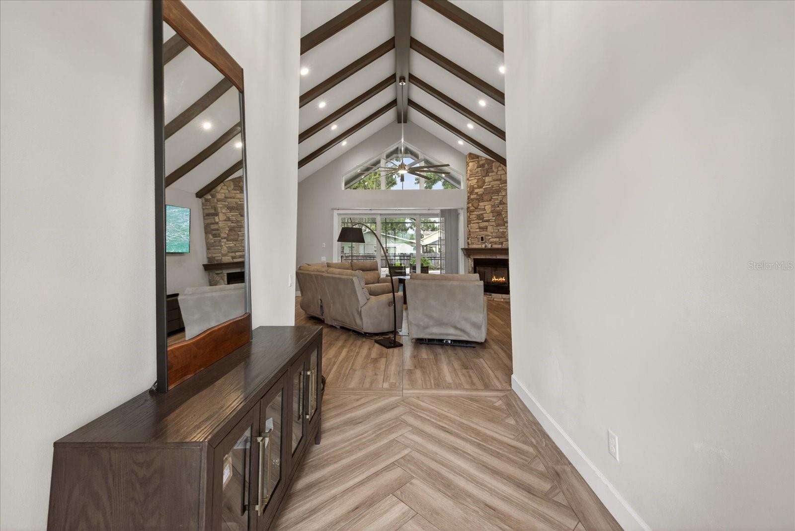 1208 SUNSET LN, LUTZ, FL, 33549