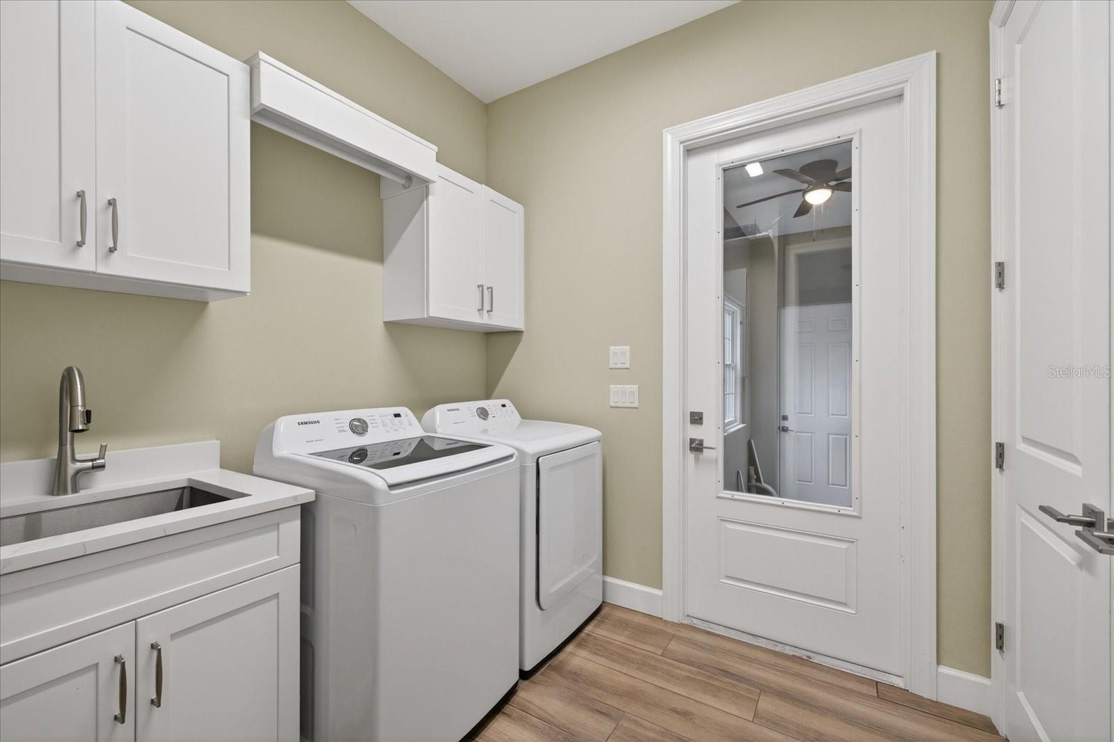 1208 SUNSET LN, LUTZ, FL, 33549
