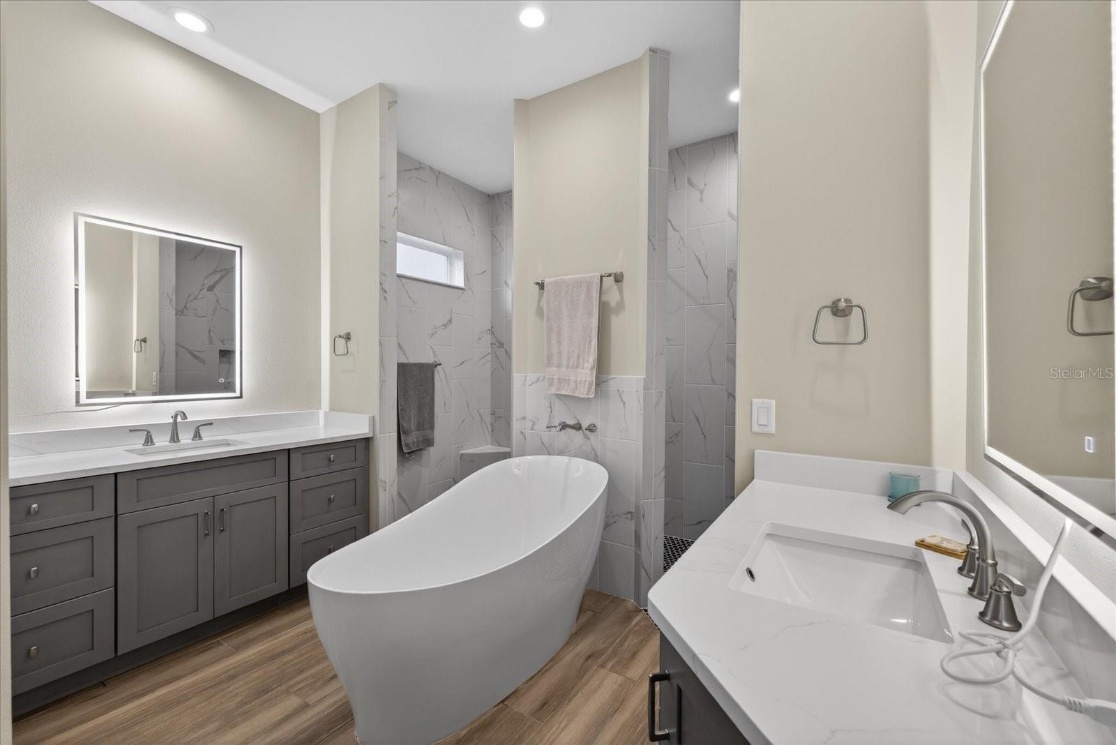 1208 SUNSET LN, LUTZ, FL, 33549