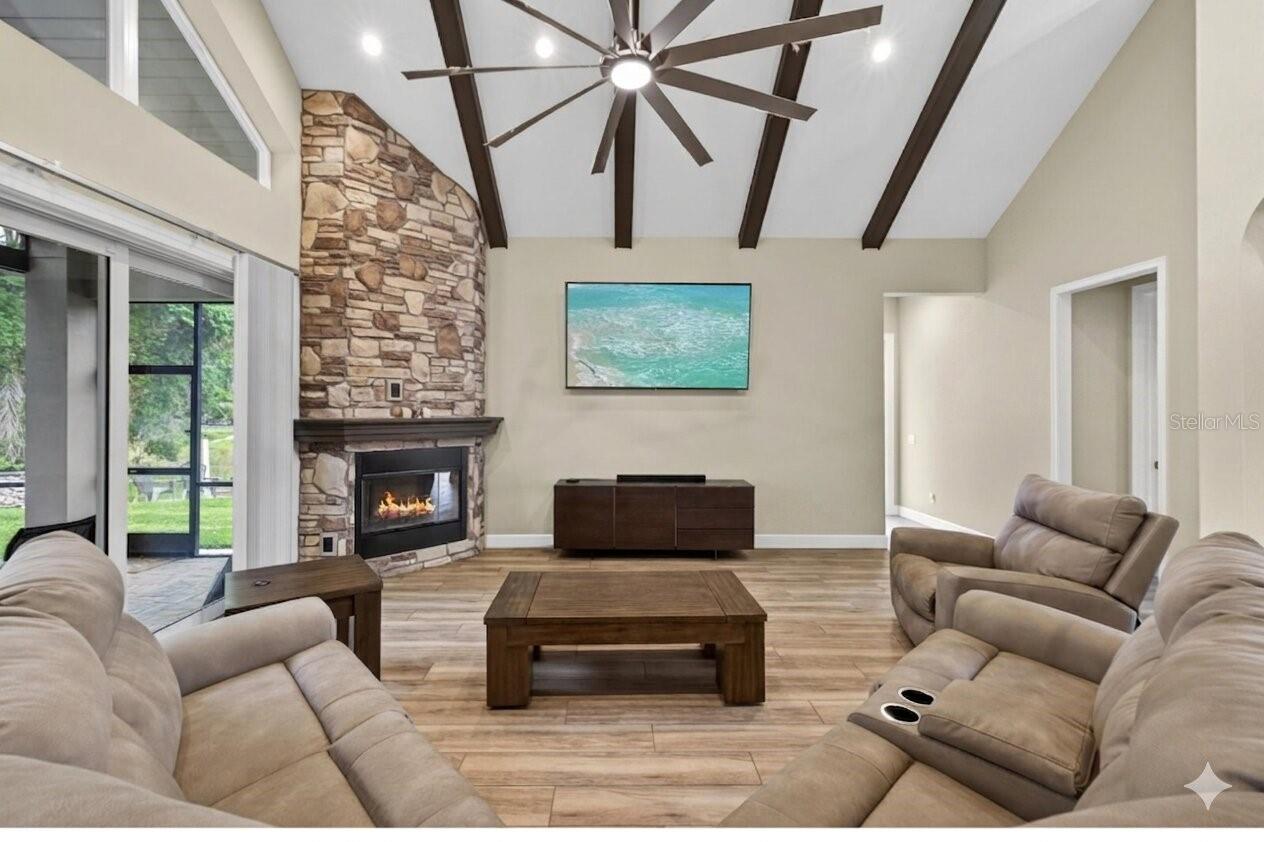 1208 SUNSET LN, LUTZ, FL, 33549