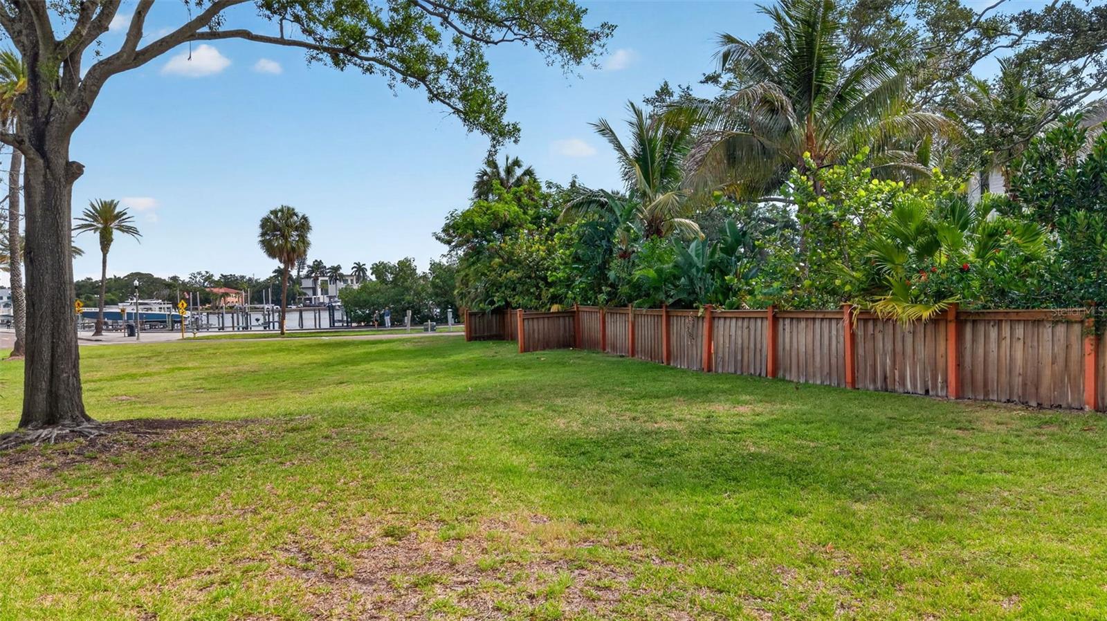 1956 COFFEE POT BLVD NE, ST PETERSBURG, FL, 33704