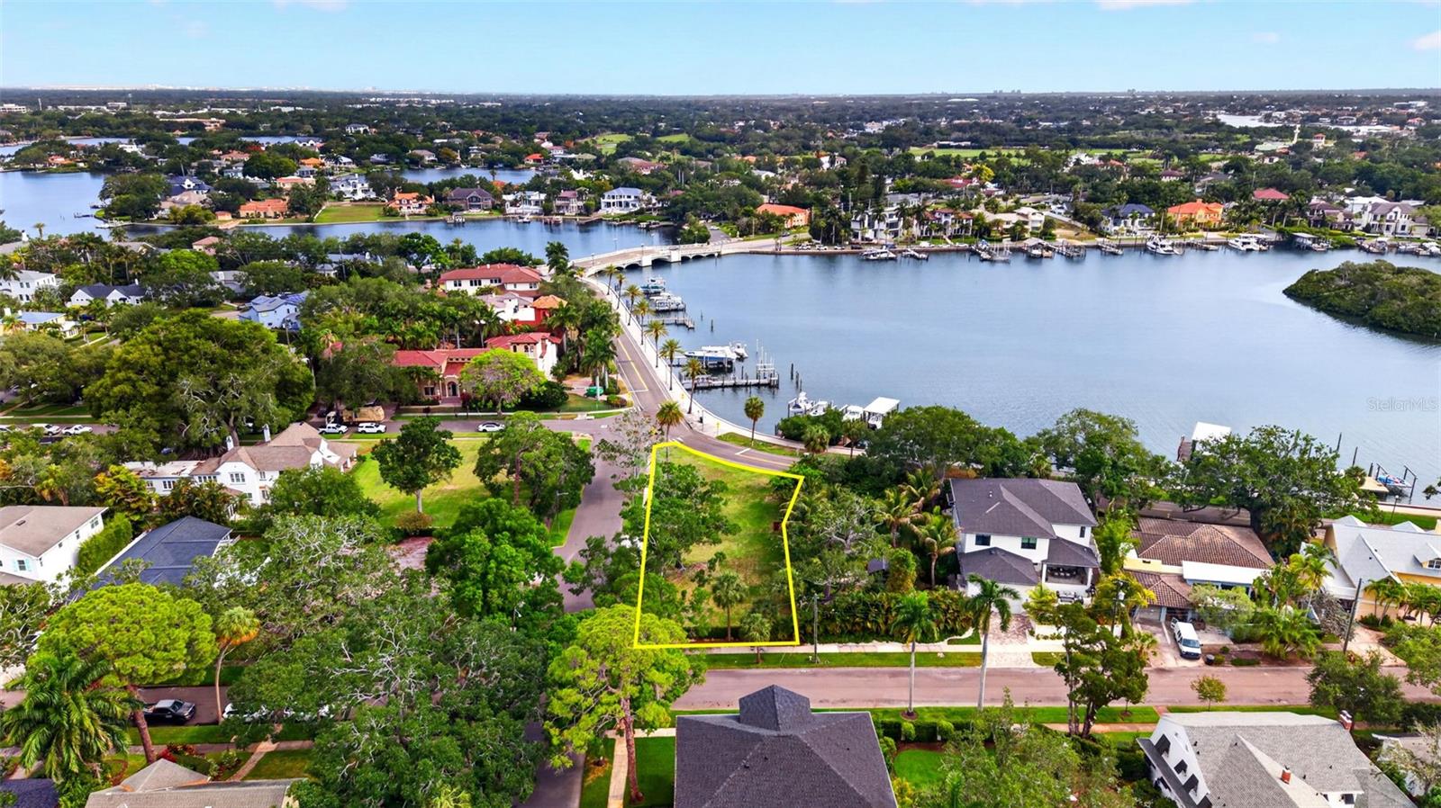 1956 COFFEE POT BLVD NE, ST PETERSBURG, FL, 33704