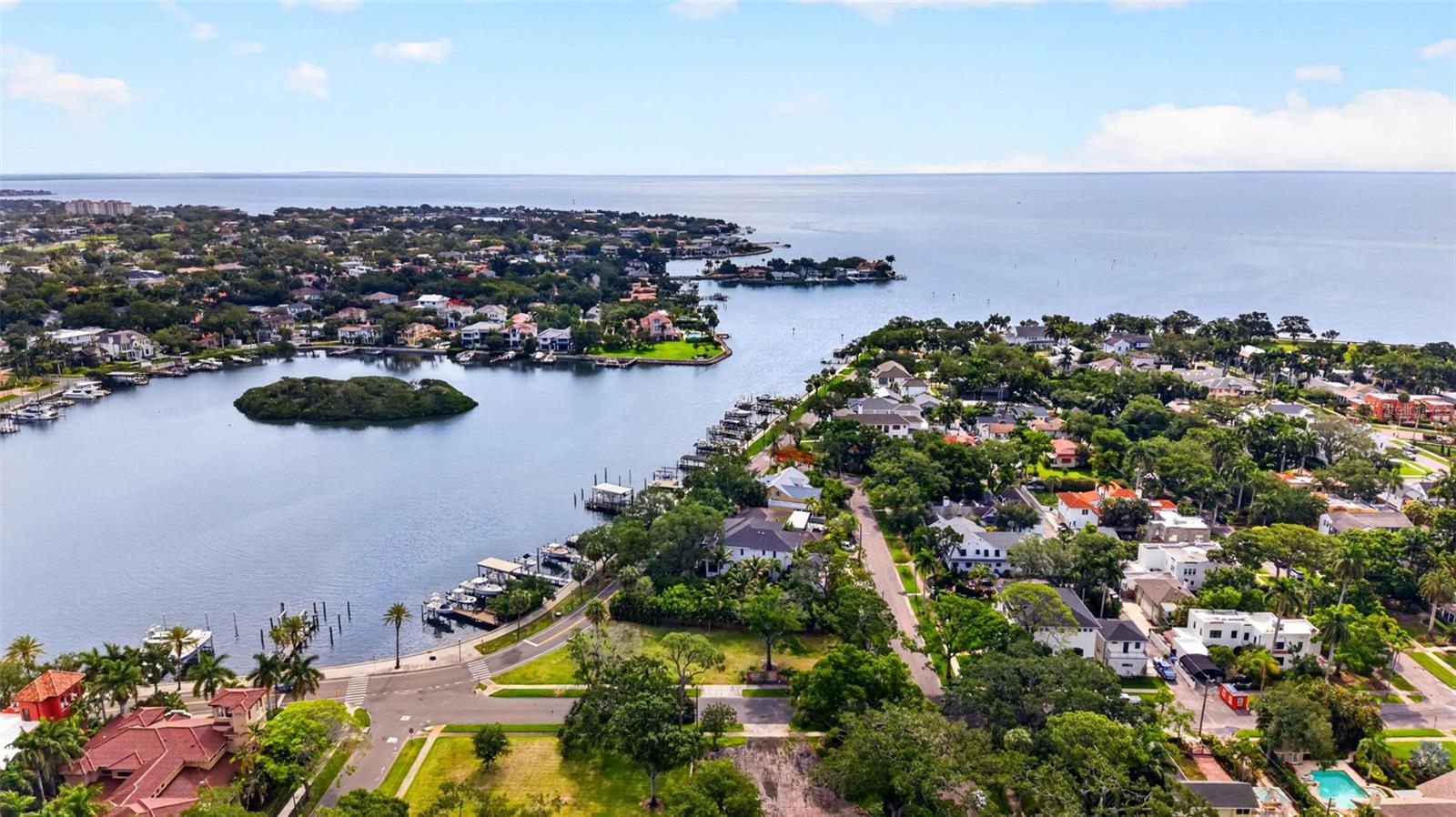 1956 COFFEE POT BLVD NE, ST PETERSBURG, FL, 33704