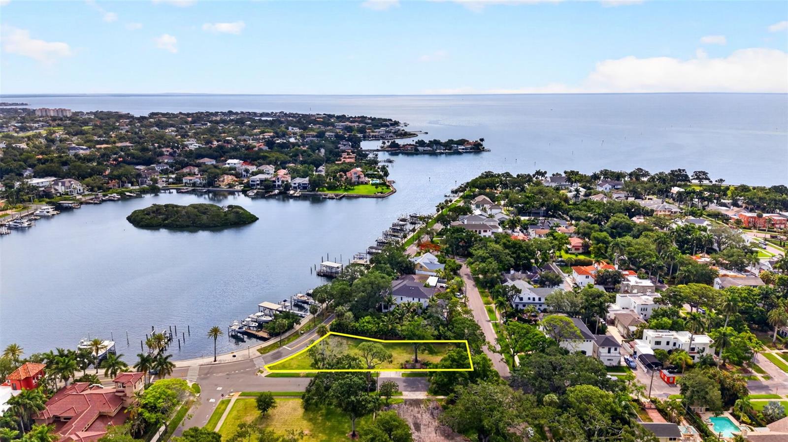 1956 COFFEE POT BLVD NE, ST PETERSBURG, FL, 33704