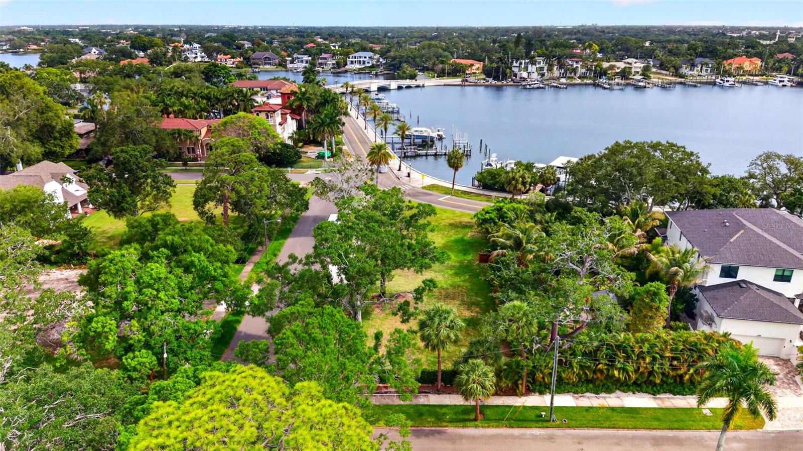 1956 COFFEE POT BLVD NE, ST PETERSBURG, FL, 33704