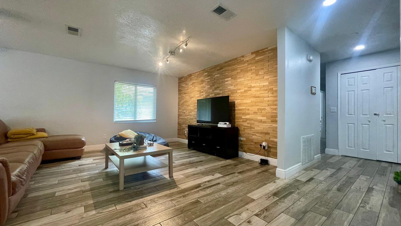1044 NIN ST, ORLANDO, FL, 32835