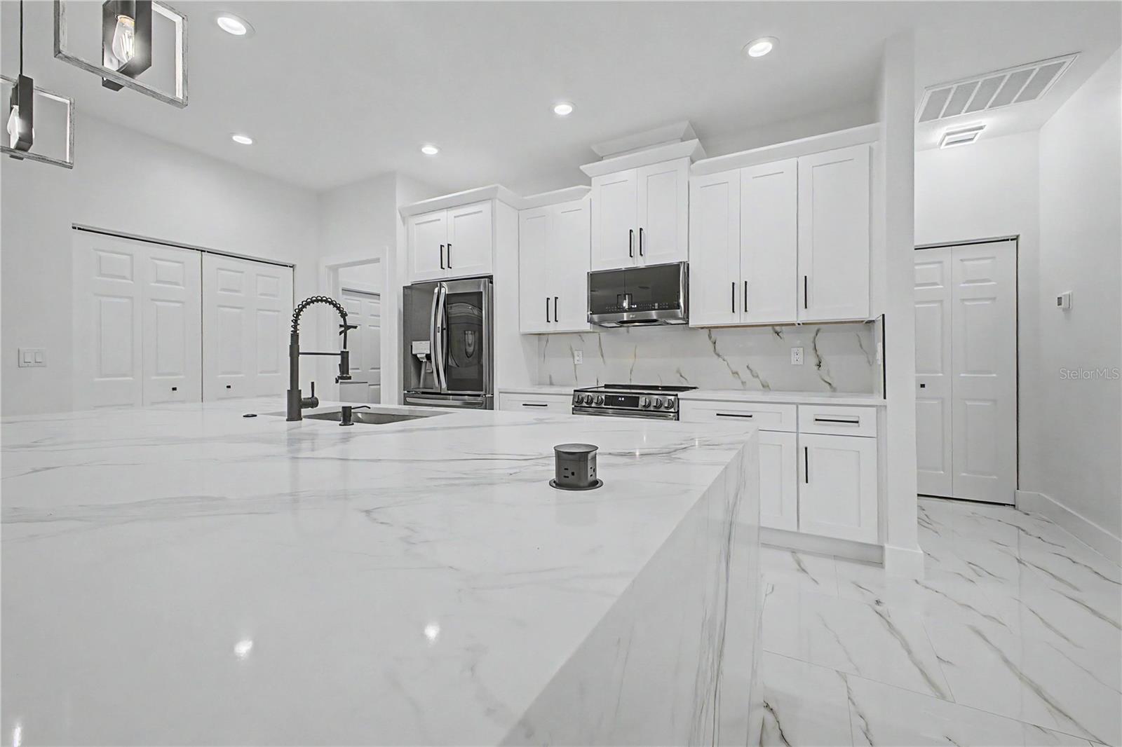7372 MADRID RD, WEEKI WACHEE, FL, 34613