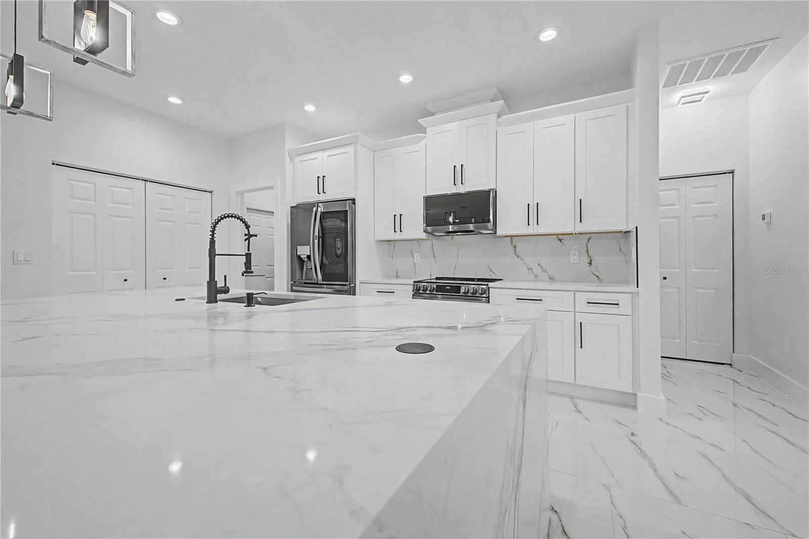 7372 MADRID RD, WEEKI WACHEE, FL, 34613
