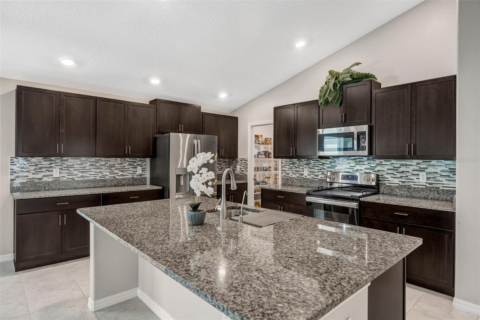 138 RAIN BERRY AVE, RUSKIN, FL, 33570