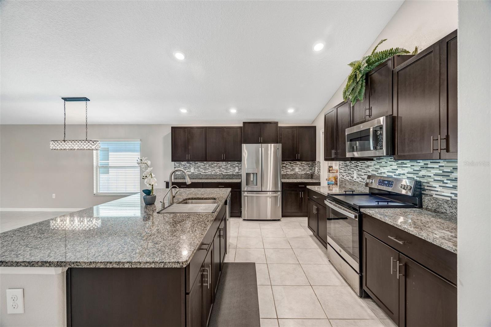 138 RAIN BERRY AVE, RUSKIN, FL, 33570