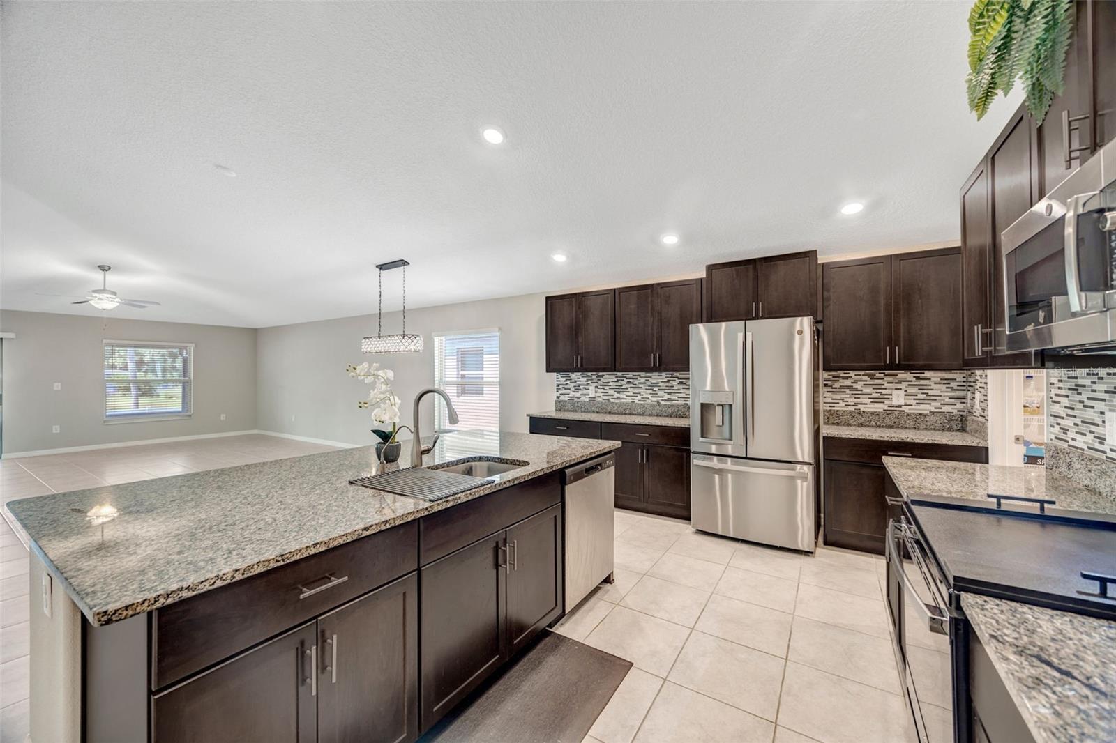 138 RAIN BERRY AVE, RUSKIN, FL, 33570