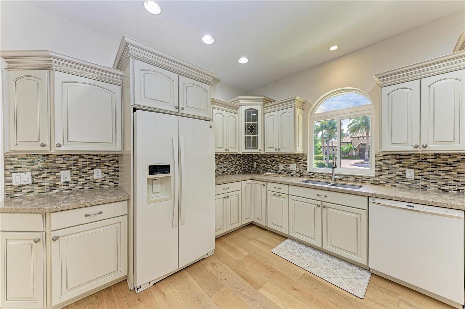 347 BAYSHORE DR, OSPREY, FL, 34229