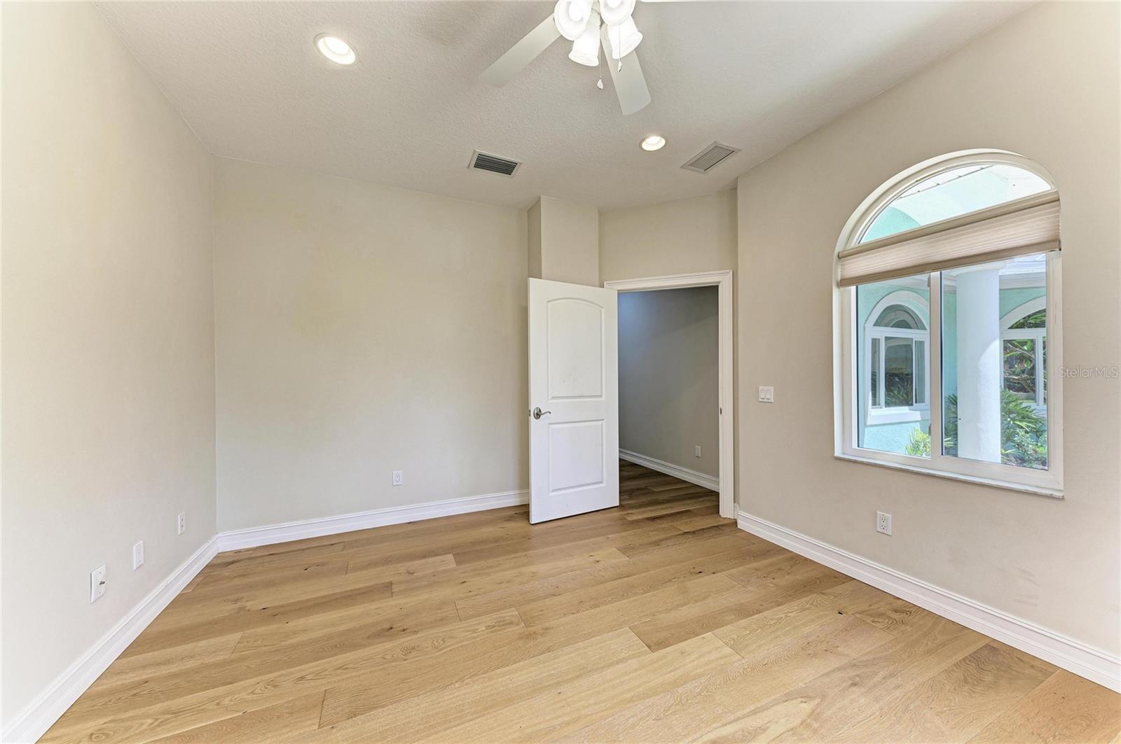 347 BAYSHORE DR, OSPREY, FL, 34229