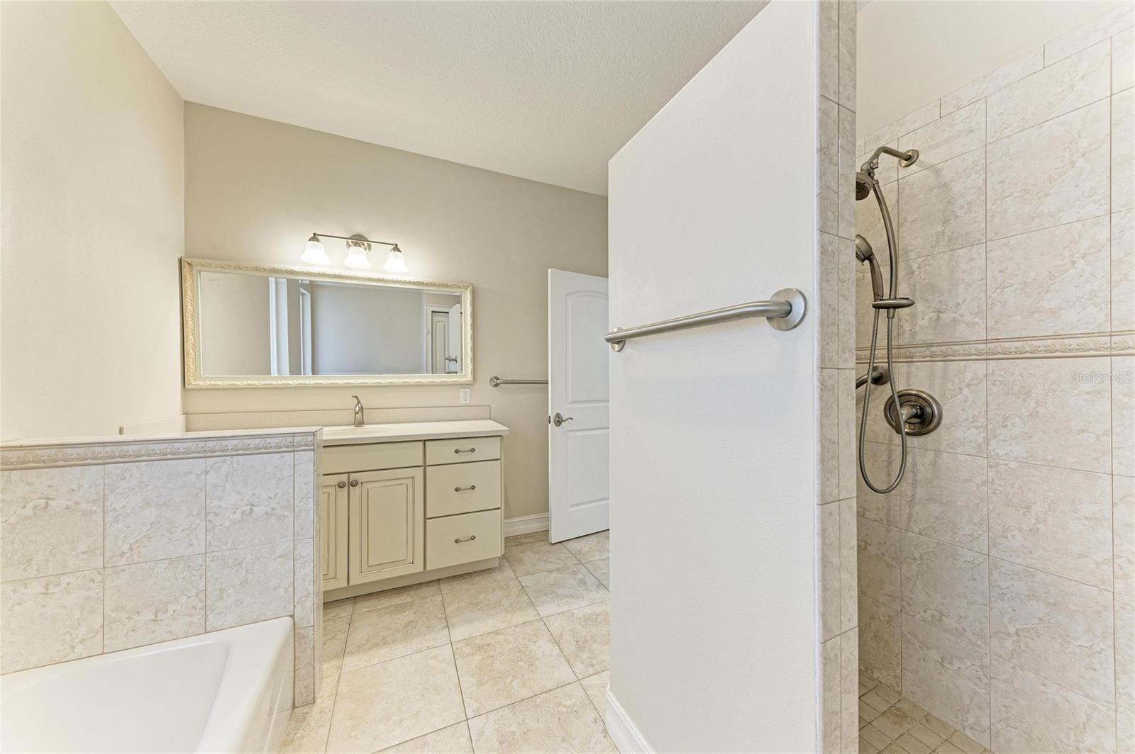 347 BAYSHORE DR, OSPREY, FL, 34229