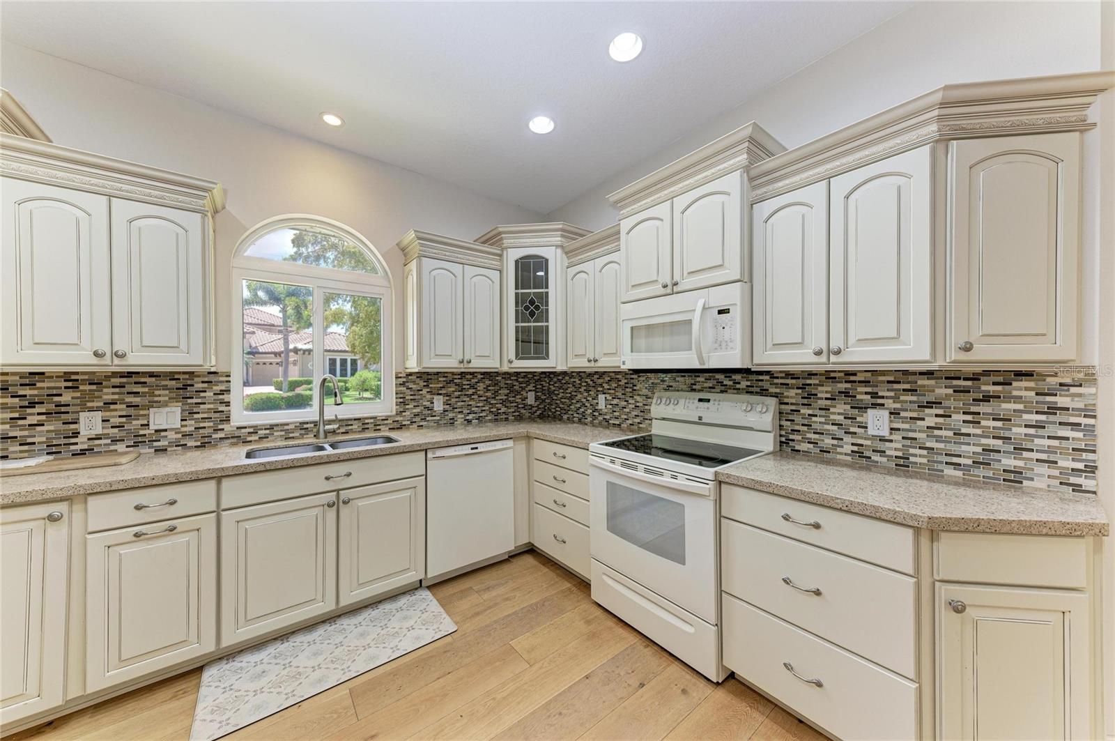 347 BAYSHORE DR, OSPREY, FL, 34229