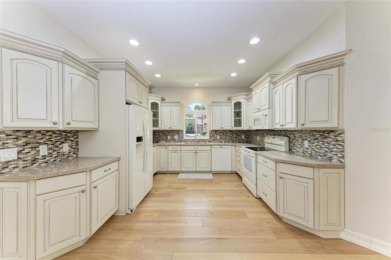 347 BAYSHORE DR, OSPREY, FL, 34229