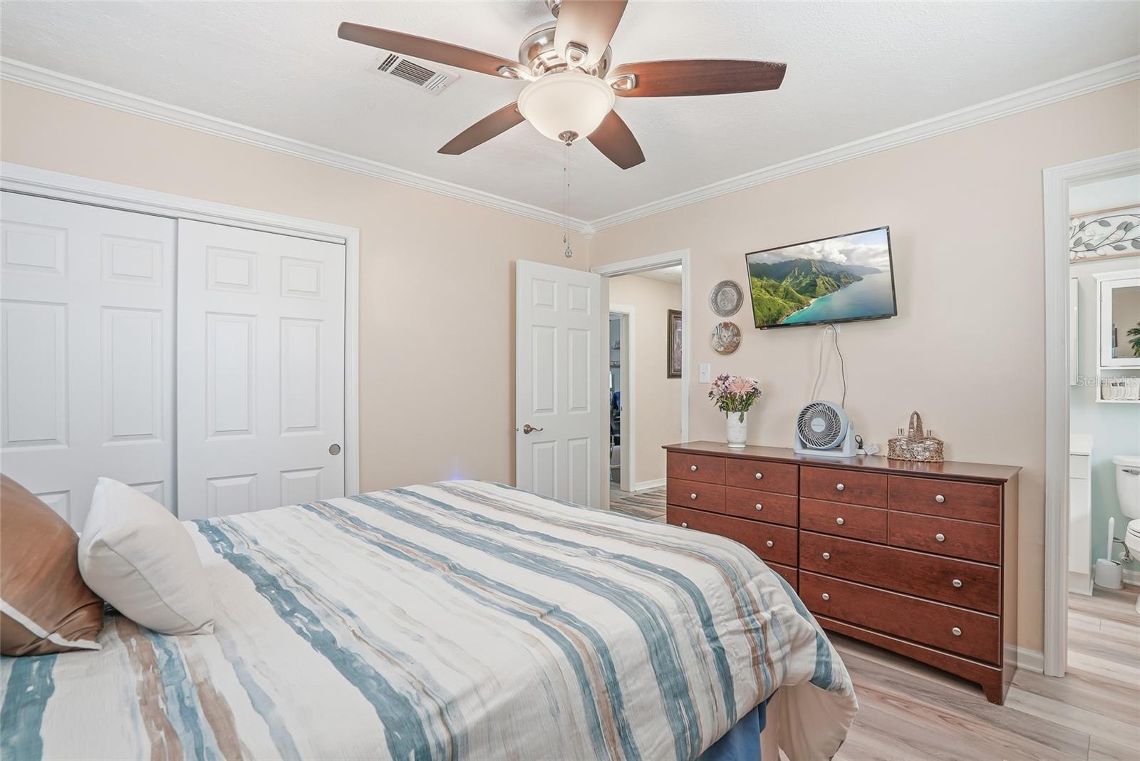 12109 FOREST HILLS DR, TAMPA, FL, 33612