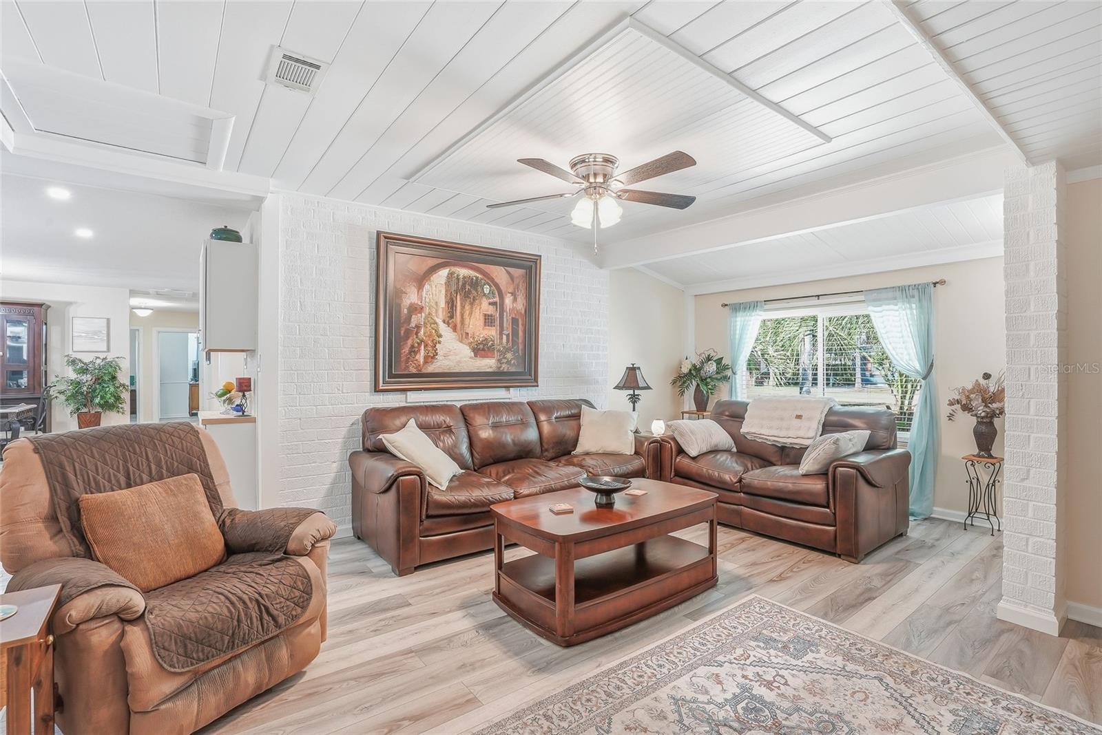 12109 FOREST HILLS DR, TAMPA, FL, 33612