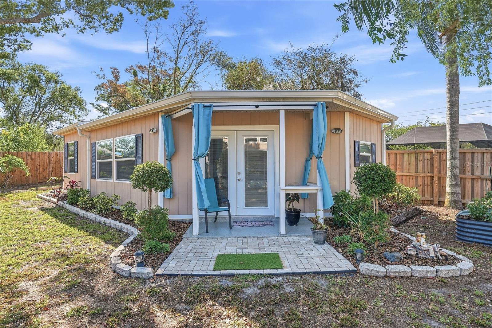 12109 FOREST HILLS DR, TAMPA, FL, 33612