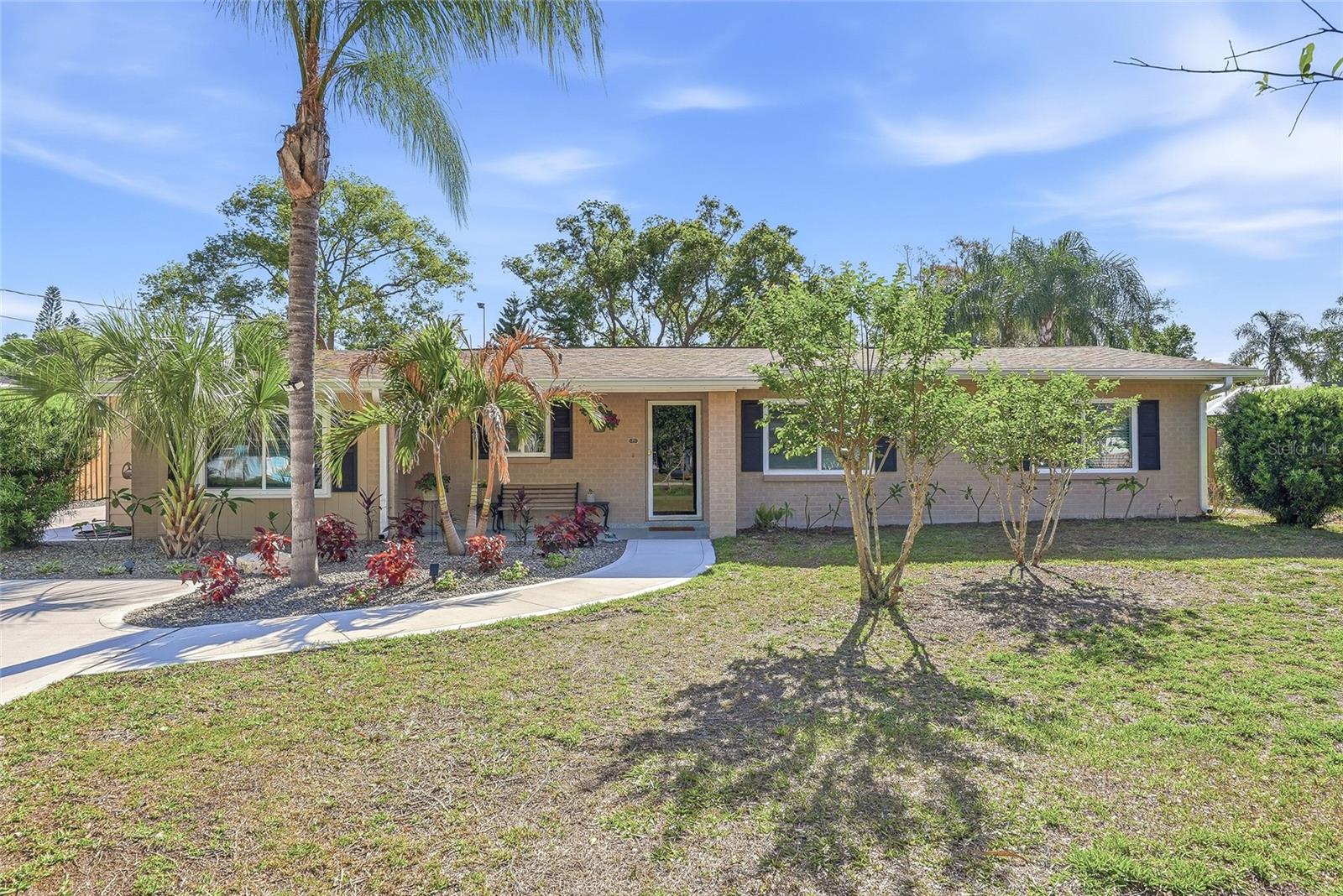 12109 FOREST HILLS DR, TAMPA, FL, 33612