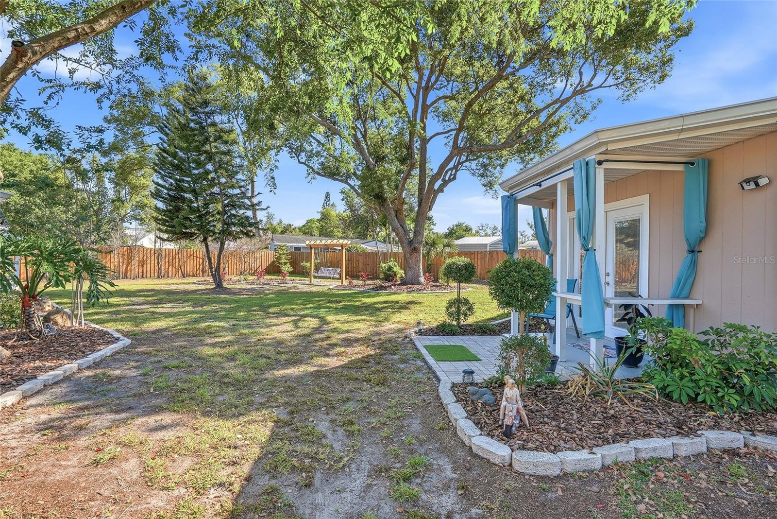 12109 FOREST HILLS DR, TAMPA, FL, 33612