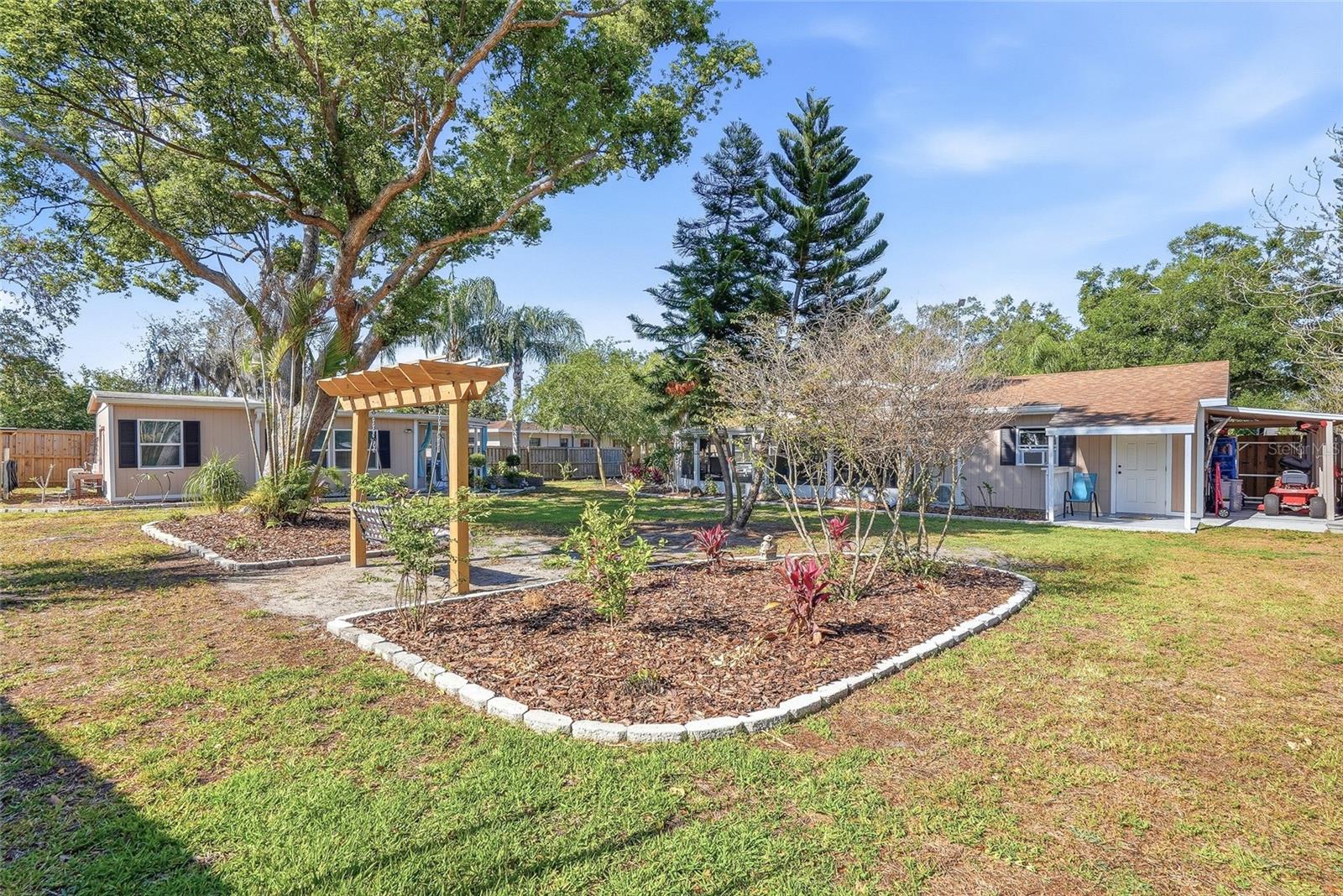 12109 FOREST HILLS DR, TAMPA, FL, 33612