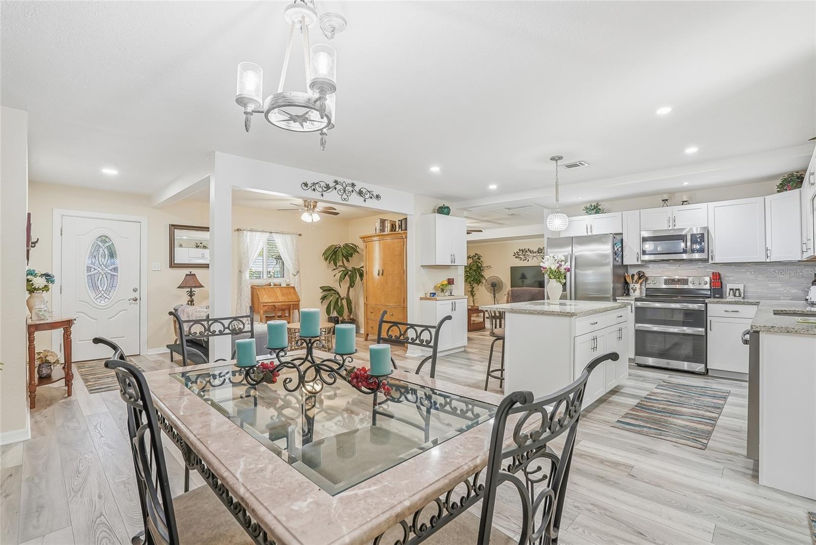 12109 FOREST HILLS DR, TAMPA, FL, 33612