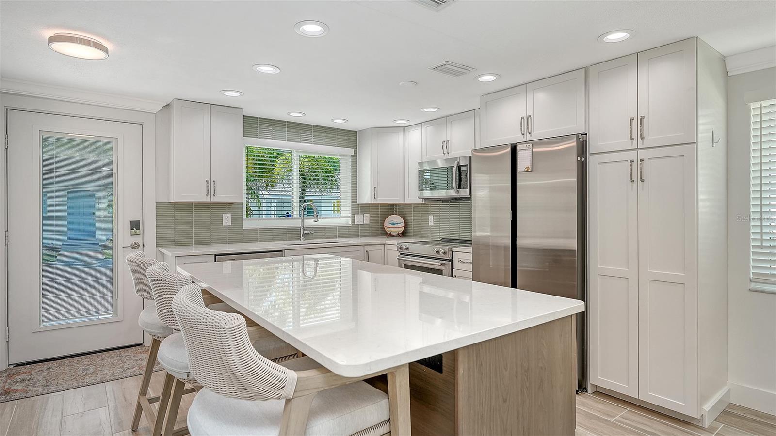 703 SPANISH DR S, LONGBOAT KEY, FL, 34228