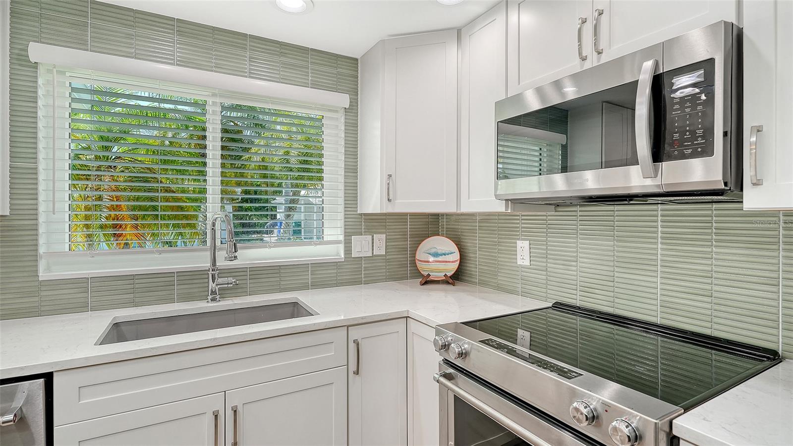 703 SPANISH DR S, LONGBOAT KEY, FL, 34228