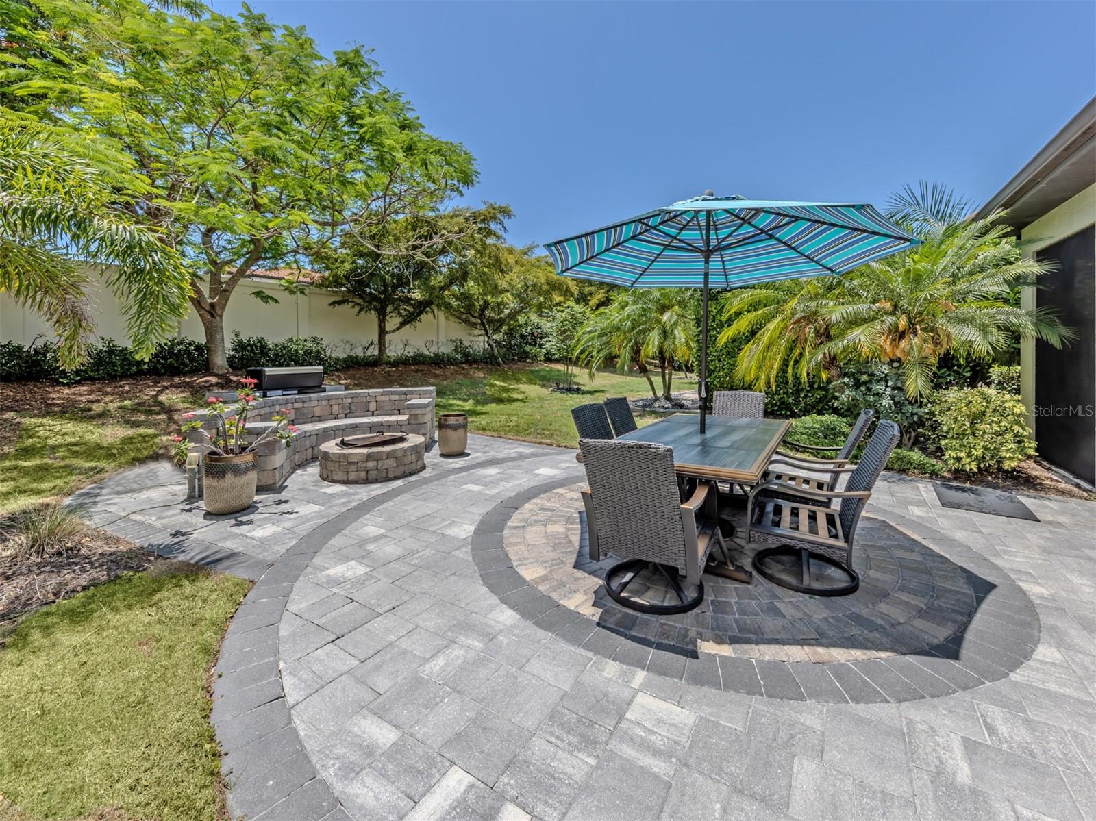 195 MARAVIYA BLVD, NOKOMIS, FL, 34275