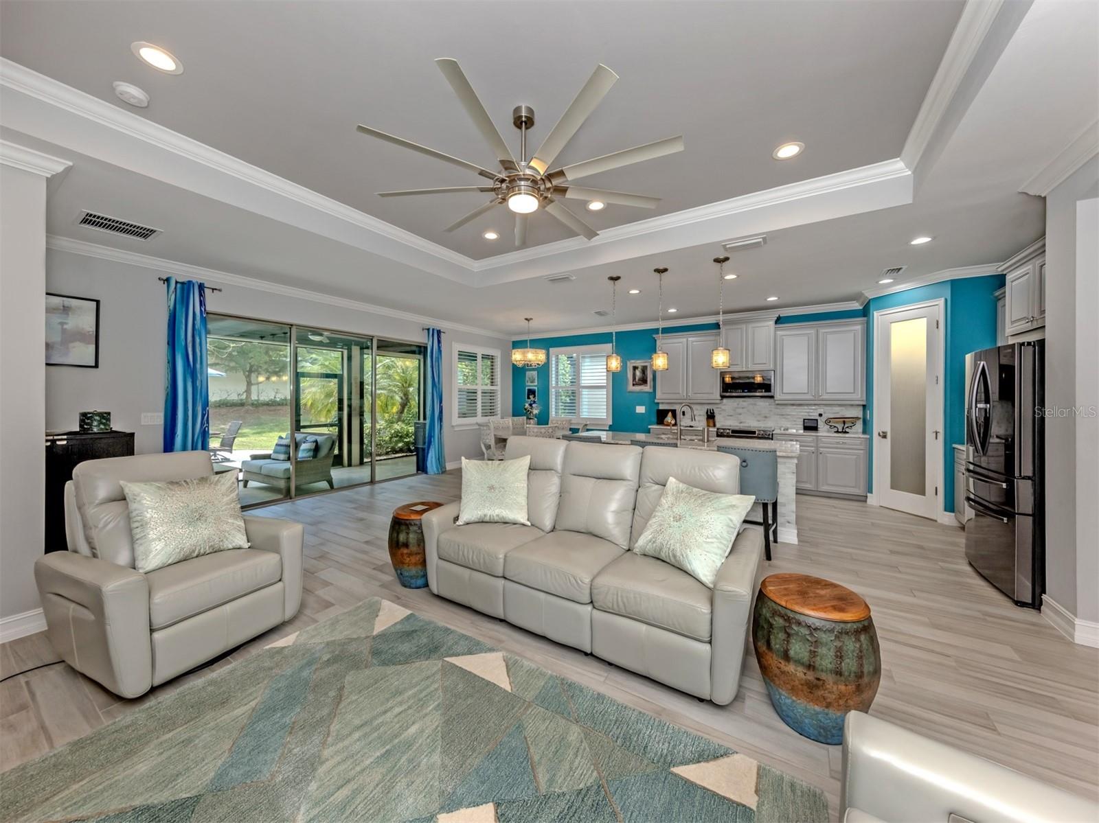 195 MARAVIYA BLVD, NOKOMIS, FL, 34275