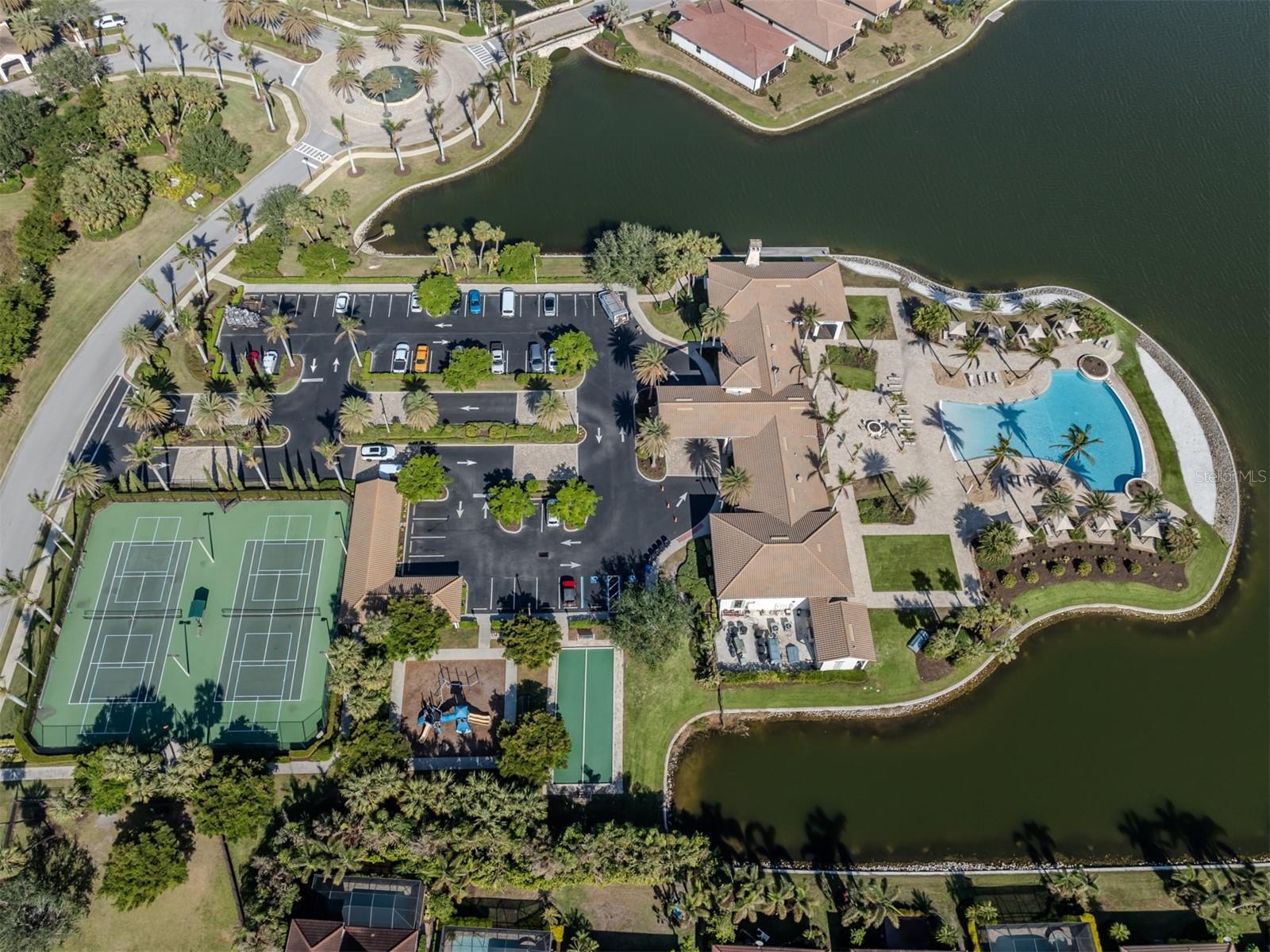 195 MARAVIYA BLVD, NOKOMIS, FL, 34275