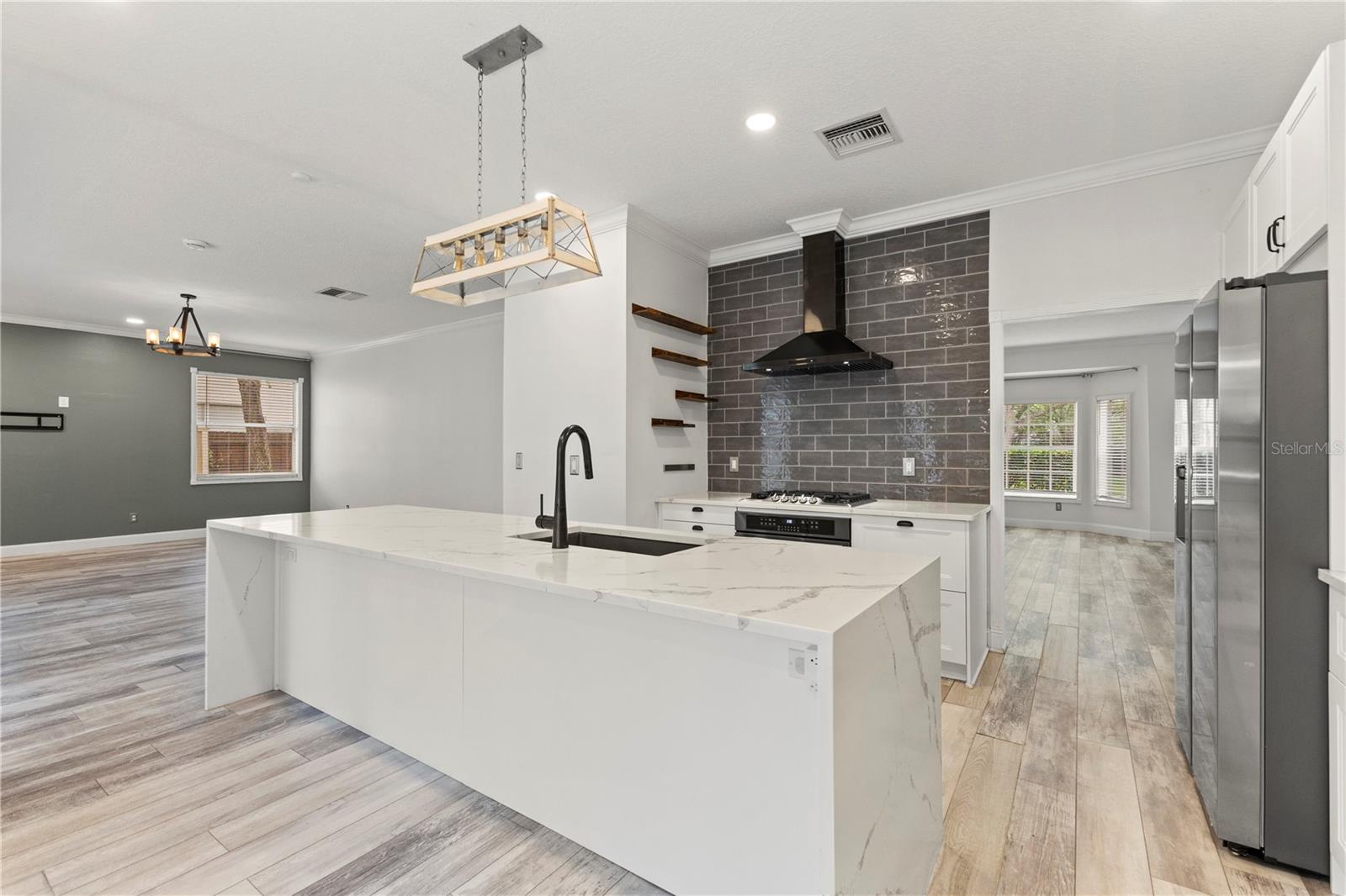 9307 POPLAR CREEK CT, TAMPA, FL, 33647