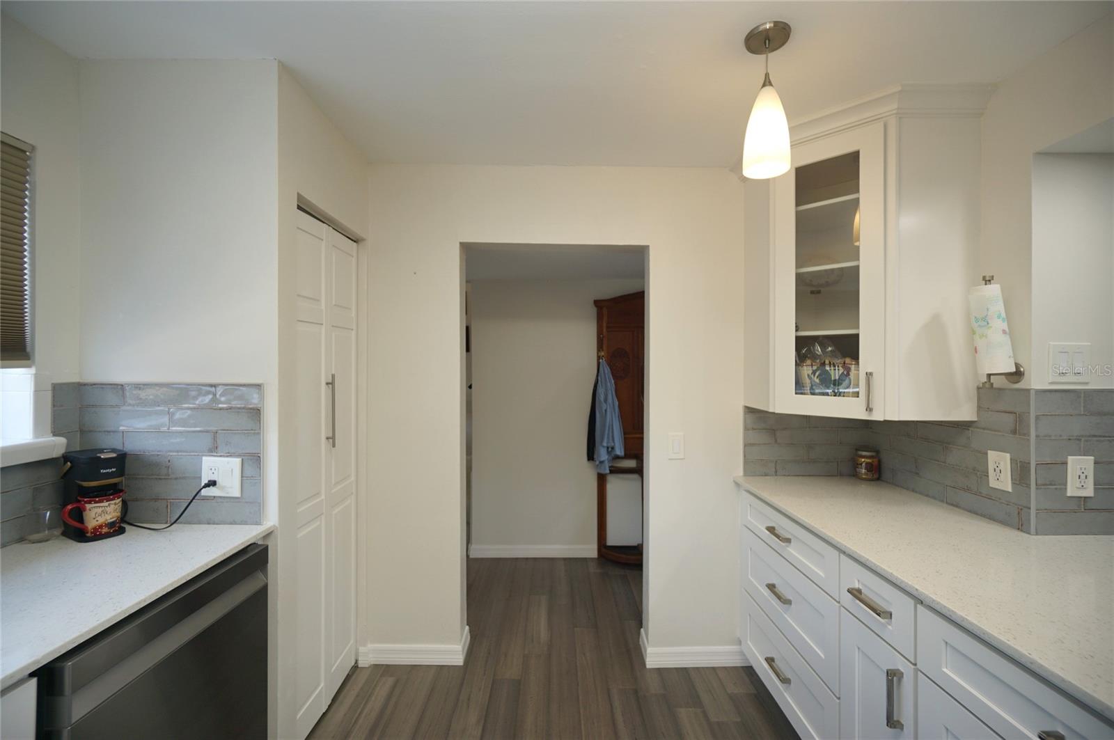 6325 NEWTOWN CIR #B5, TAMPA, FL, 33615