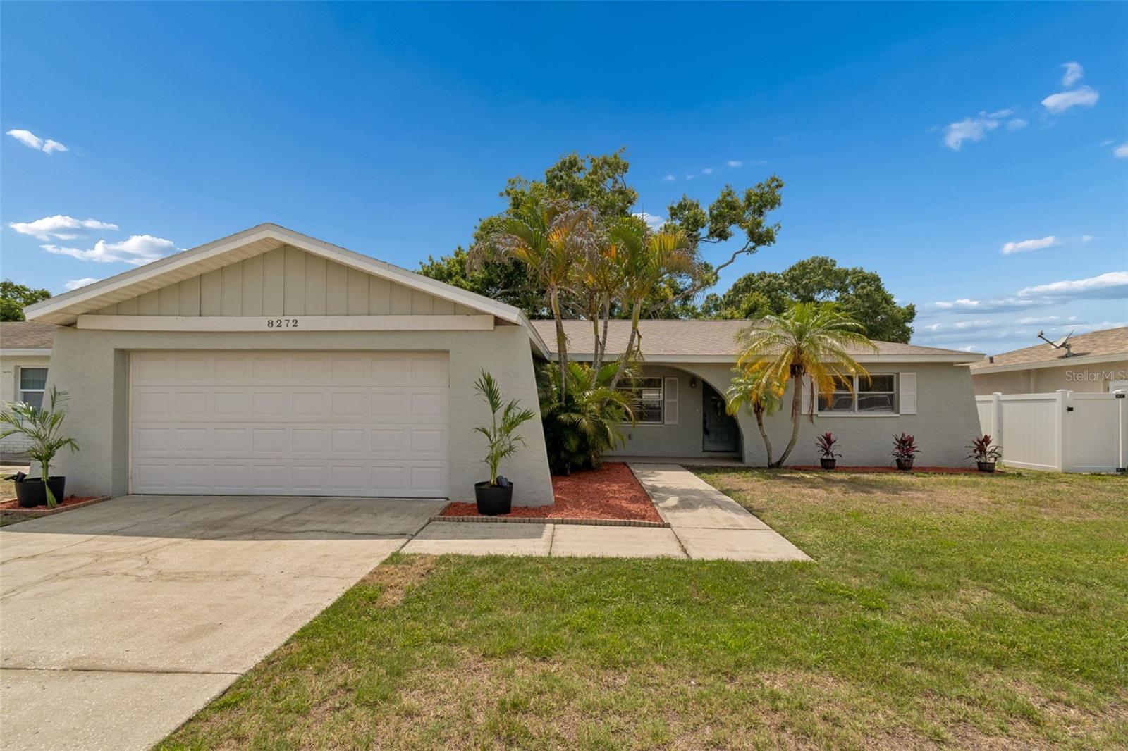 8272 DENISE DR E, SEMINOLE, FL, 33777